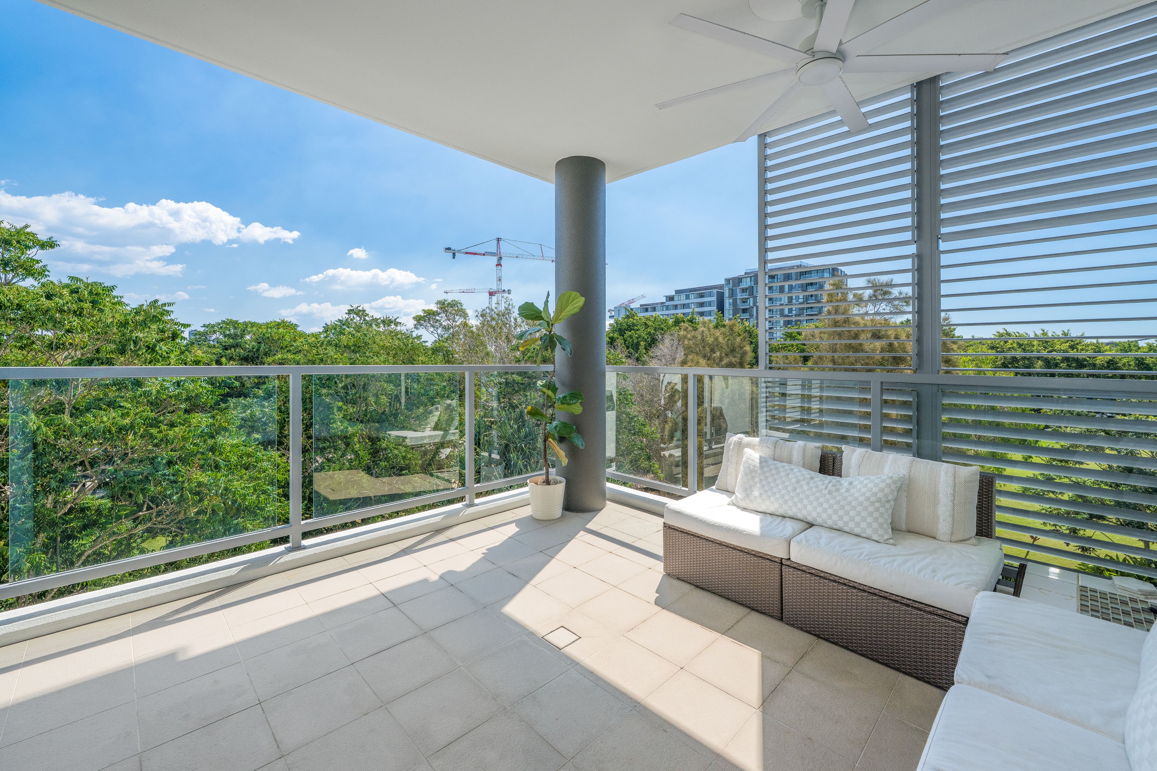 1407/118 Parkside Circuit, Hamilton, QLD 4007