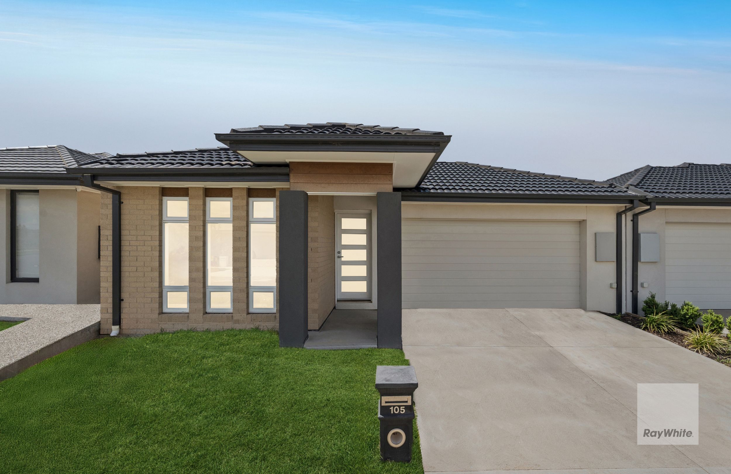 105 Palmdale Crescent , Mambourin VIC 3024