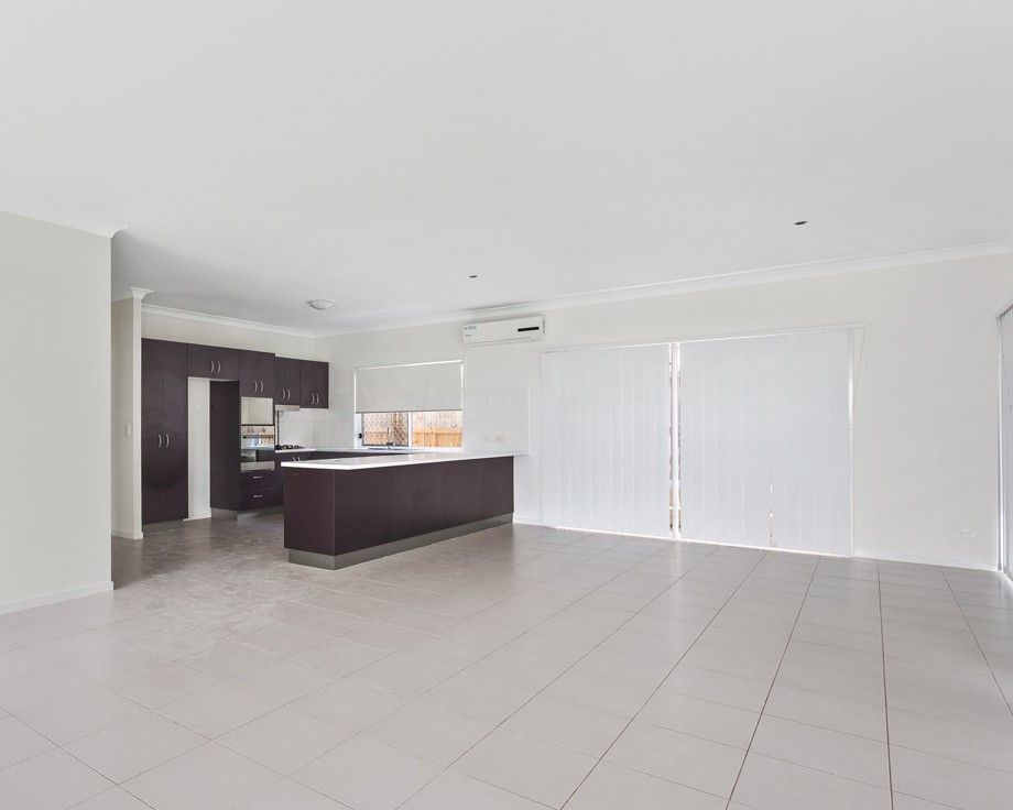 15 Rawlins Crescent, North Lakes, QLD 4509