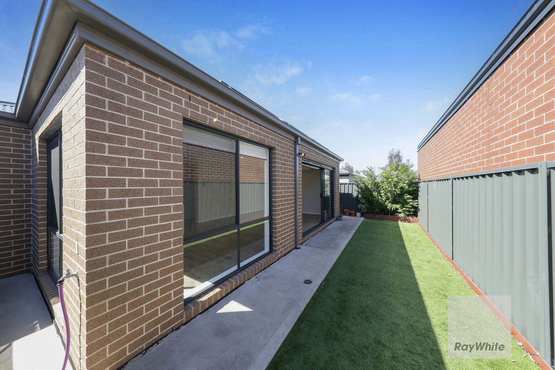 28 Bowenia Avenue — photo 12 of 12