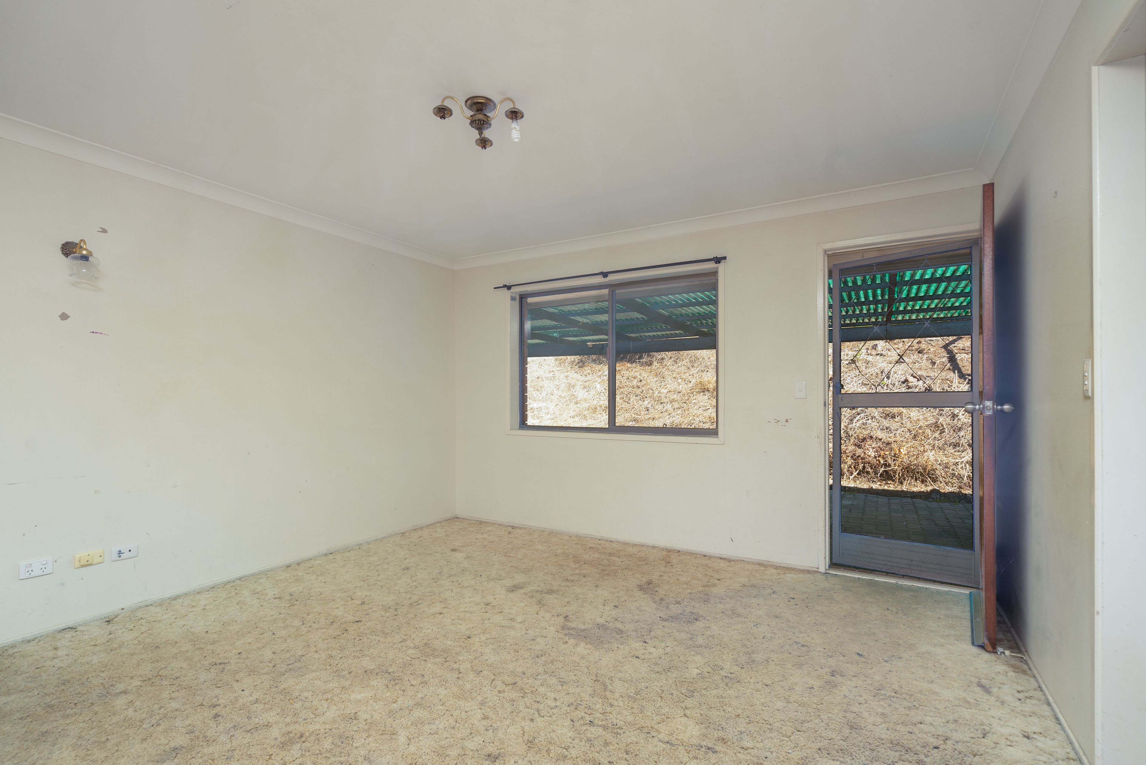 99 Stokes Road, Pine Mountain, QLD 4306