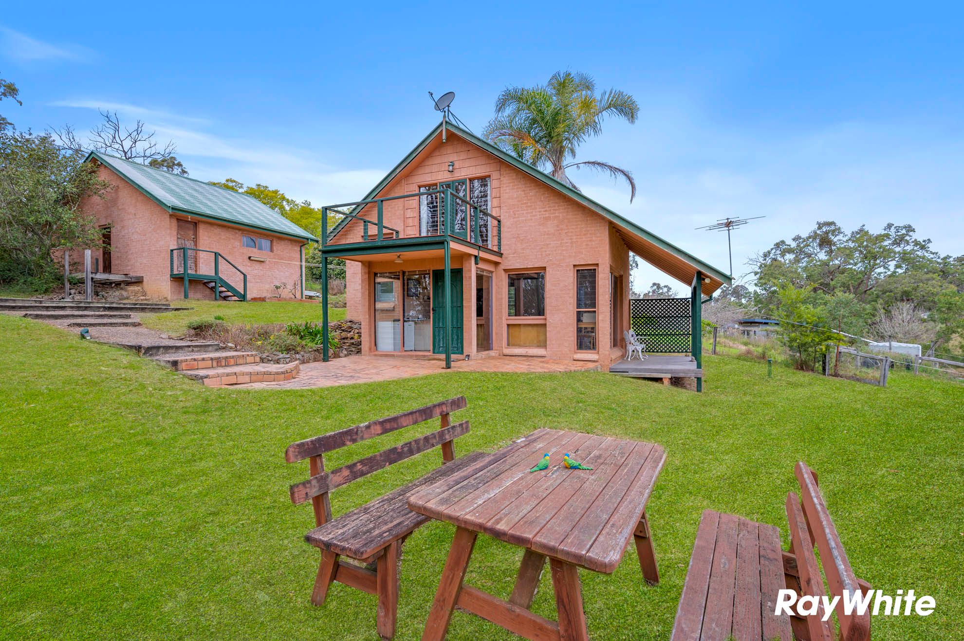 10 Ted Hunt Terrace — photo from Ray White Batemans Bay