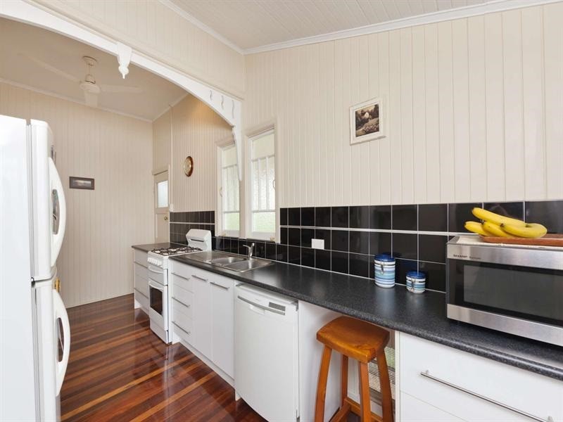 32 Twelfth Avenue, Railway Estate, QLD 4810