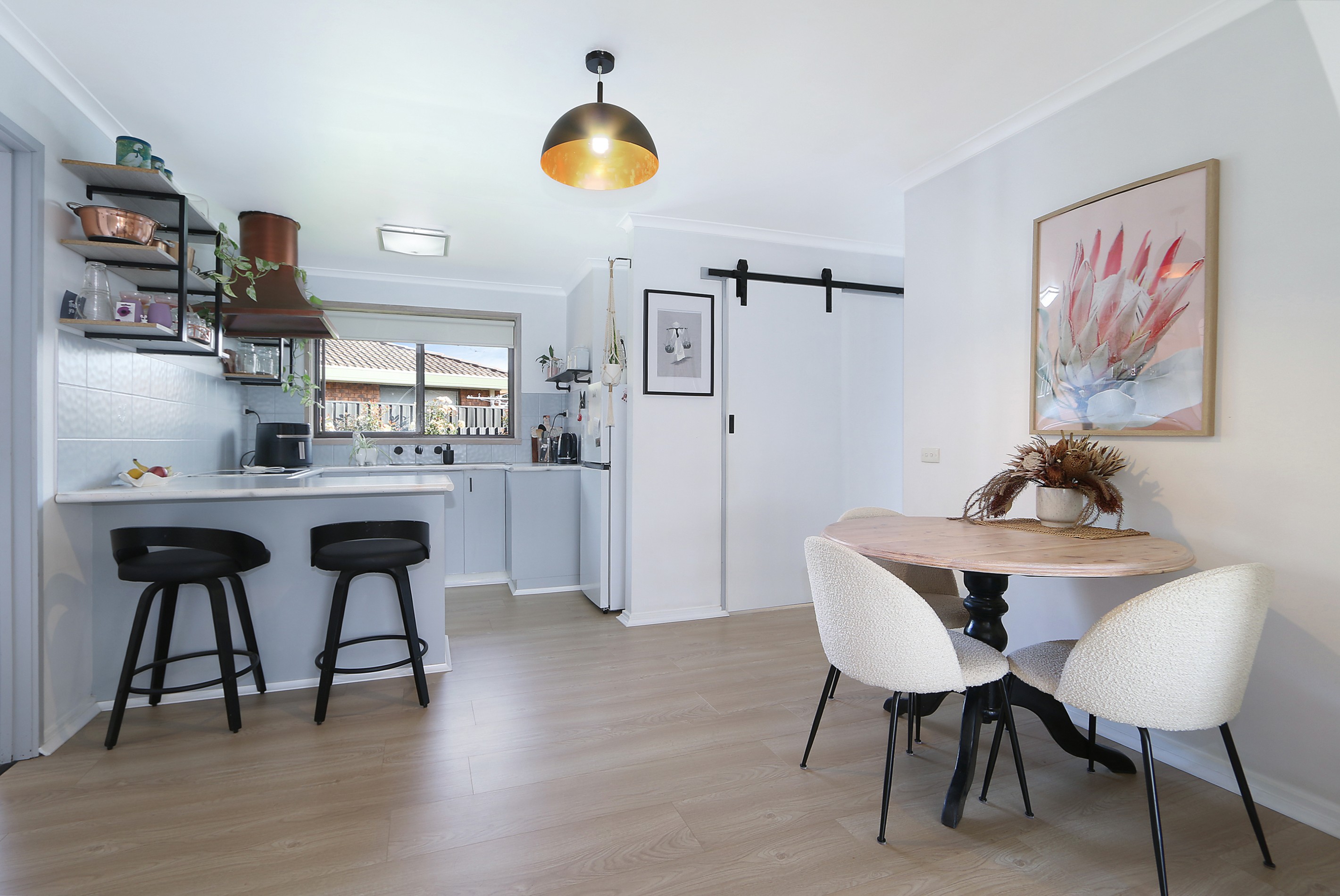 2/374 Sandrina Drive, Lavington, NSW 2641