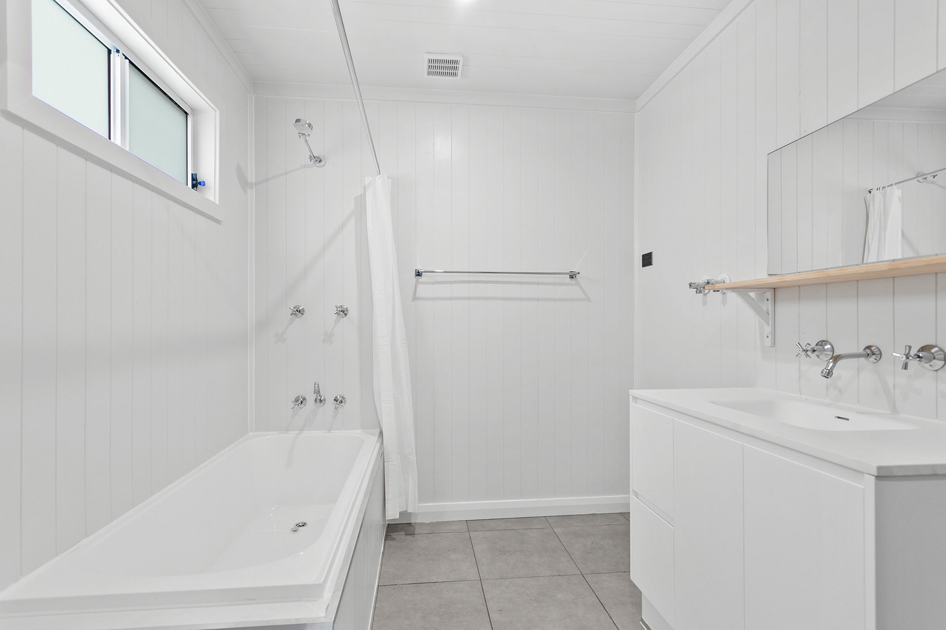 94A Addison Avenue, Lake Illawarra, NSW 2528