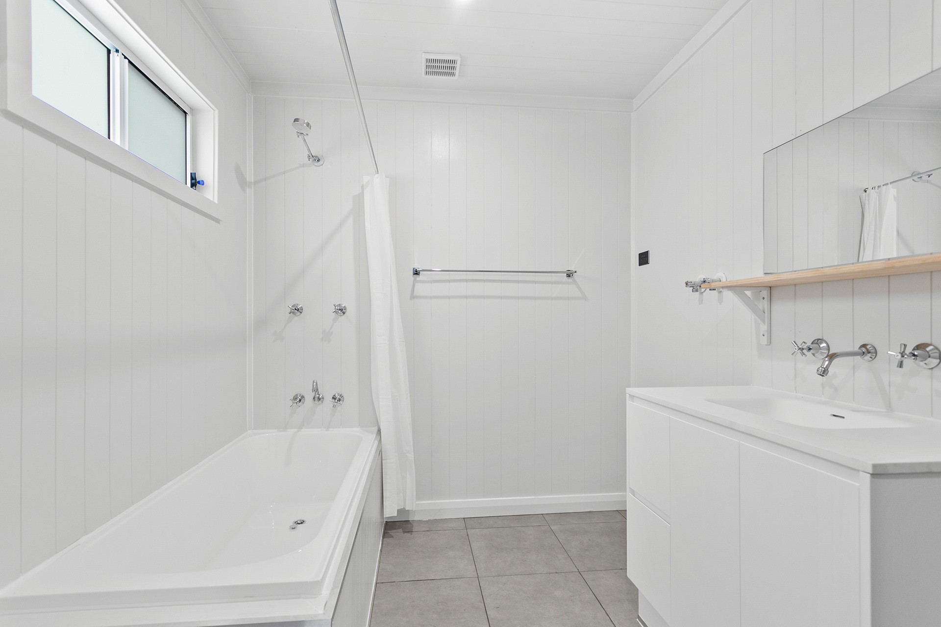 94A Addison Avenue, Lake Illawarra, NSW 2528