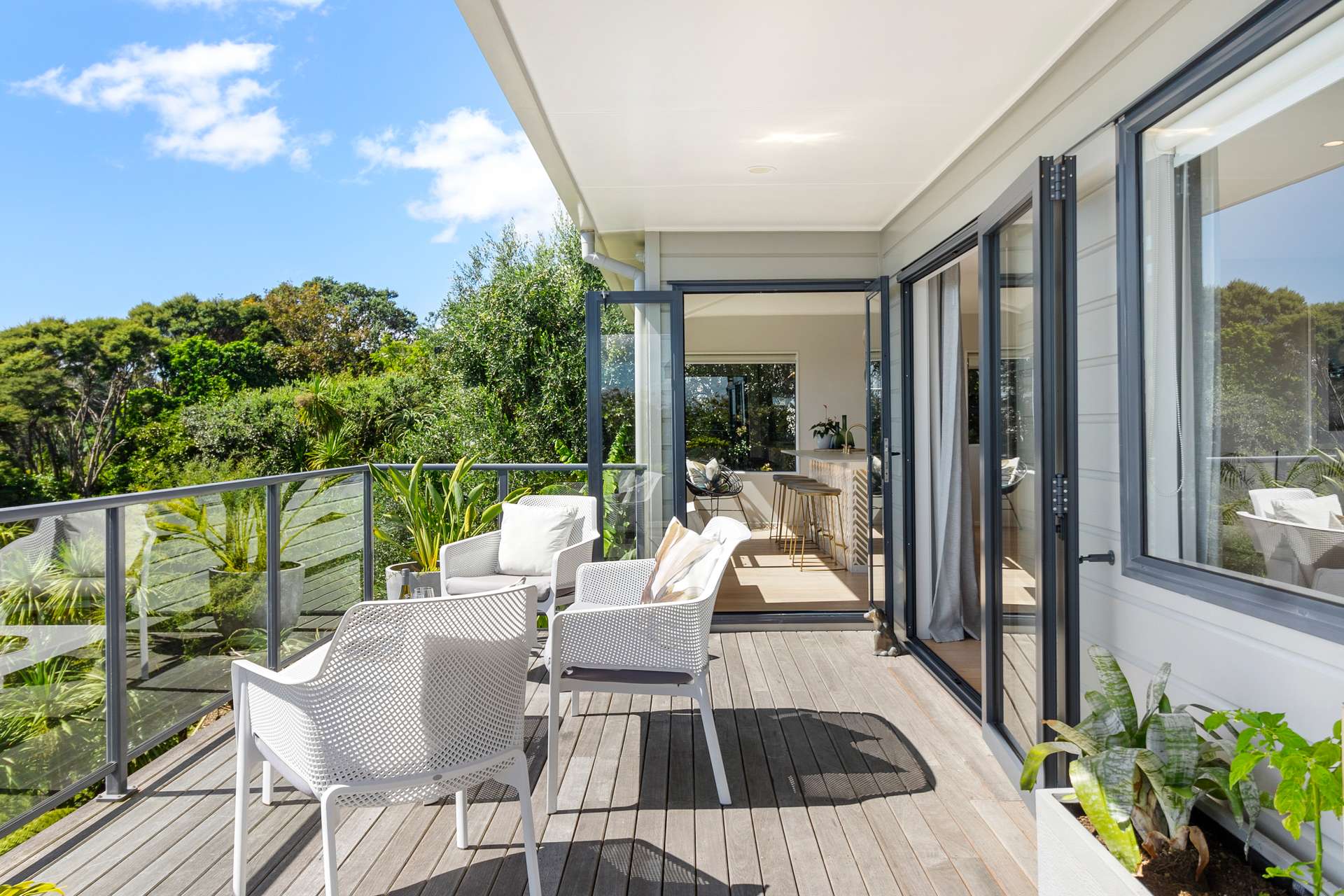 93 Queens Drive photo 10