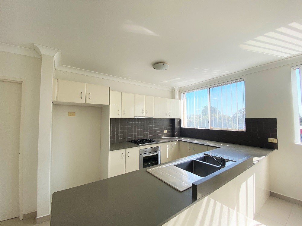 27/41 Woodhouse Drive, Ambarvale, NSW 2560