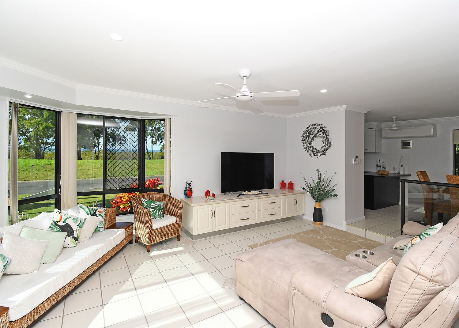 7 Foreshore Drive, Urangan, QLD 4655
