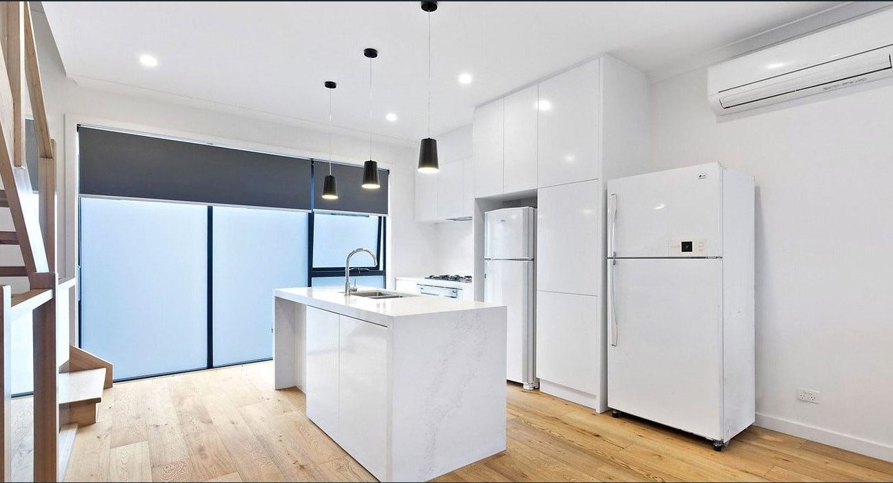 16 Tomkins Road, Port Melbourne, VIC 3207