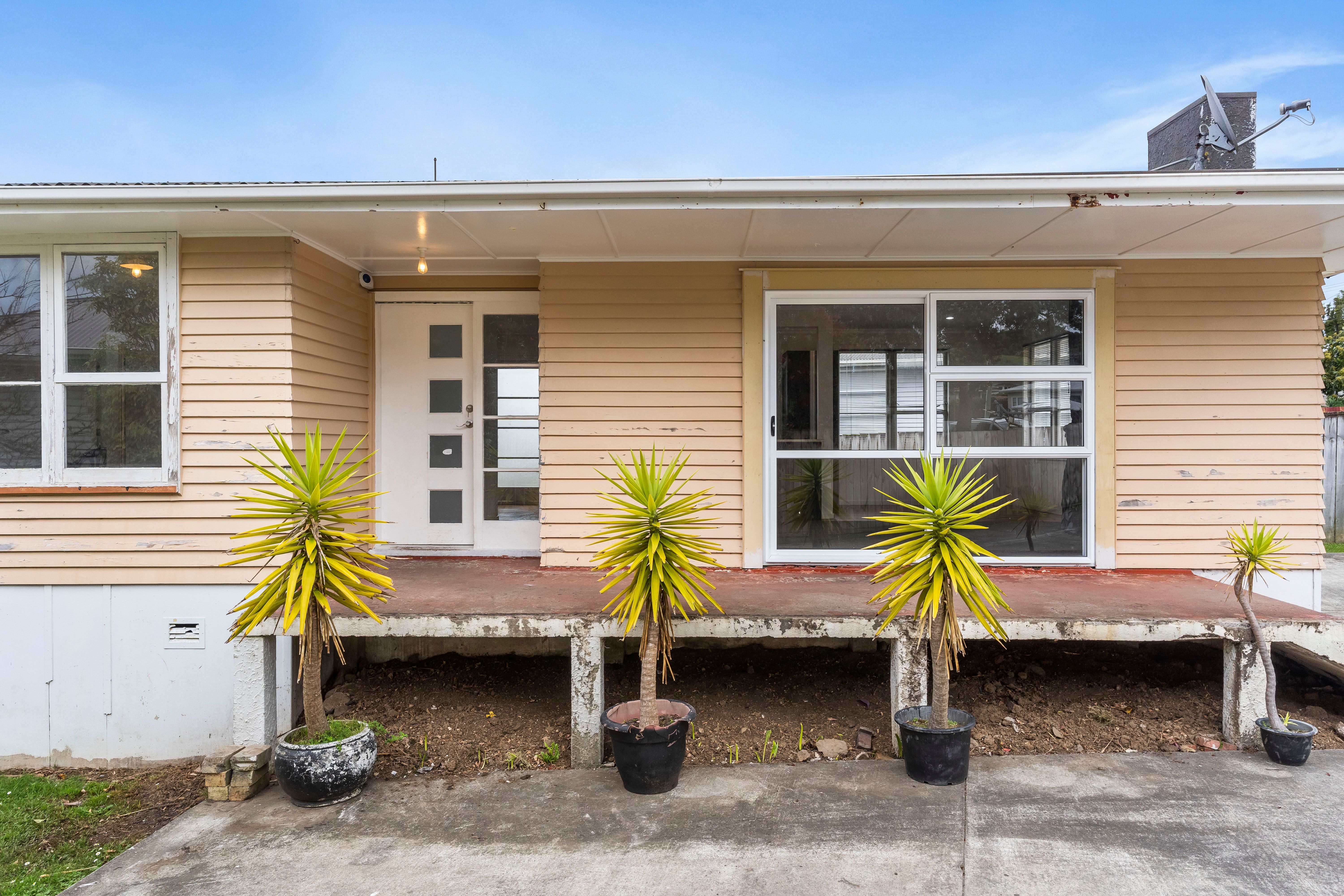 33 Mountain Road, Mangere Bridge, Manukau City