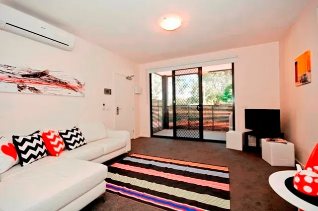 1/6 Norton Road — photo 4 of 6