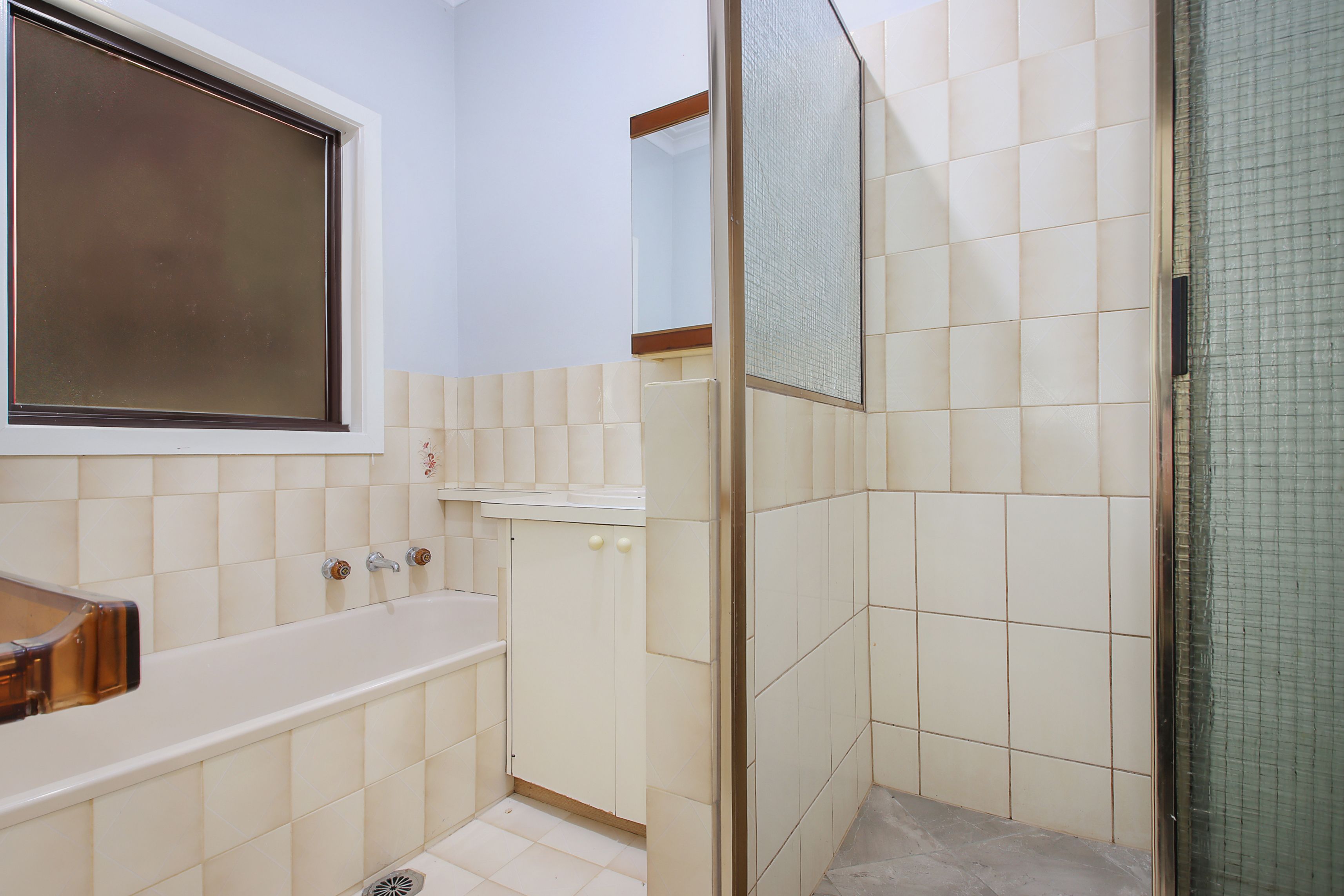 951 Waugh Road — photo 5 of 9