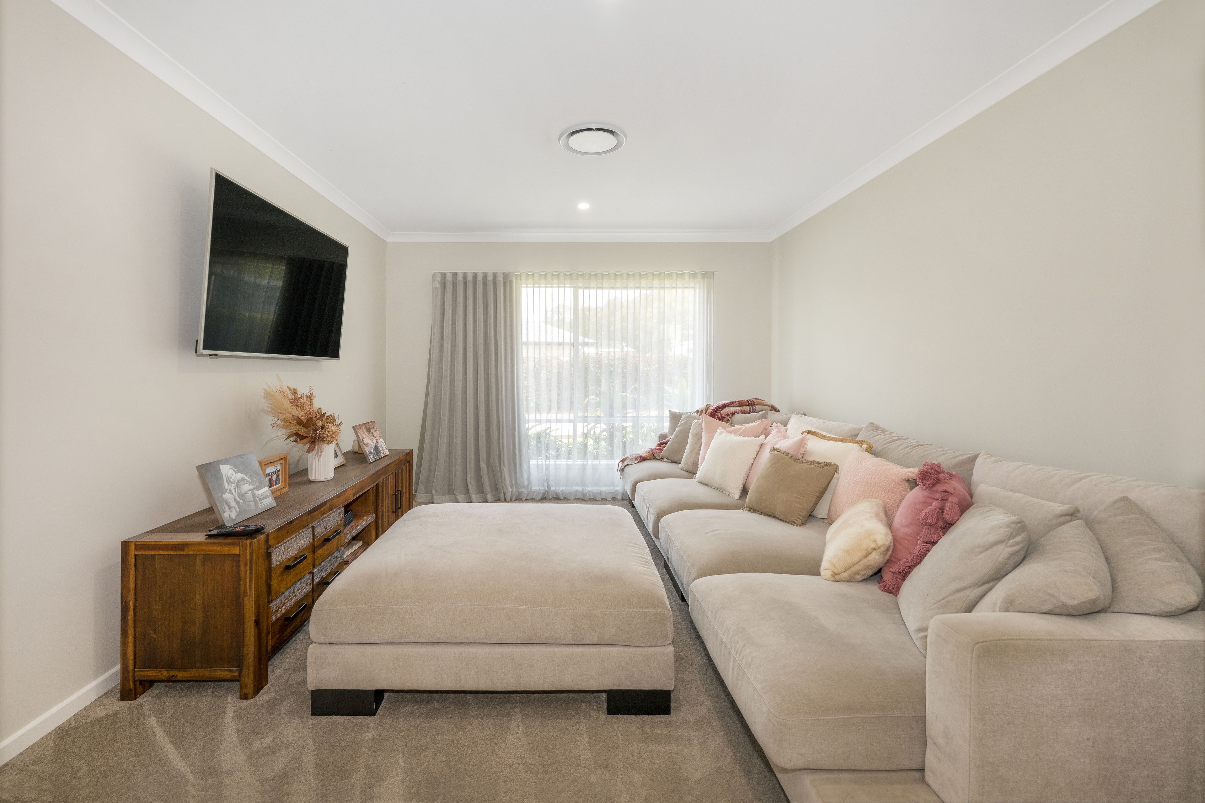 48 Brookvale Drive — photo 5 of 19