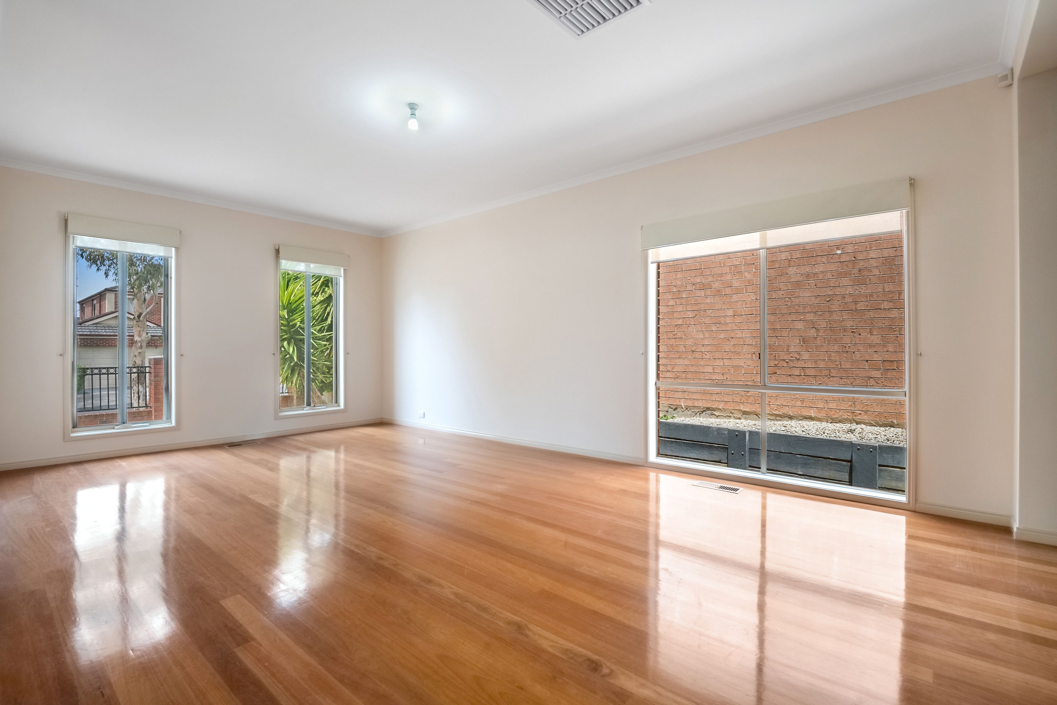 4 Ancona Drive, Mill Park, VIC 3082