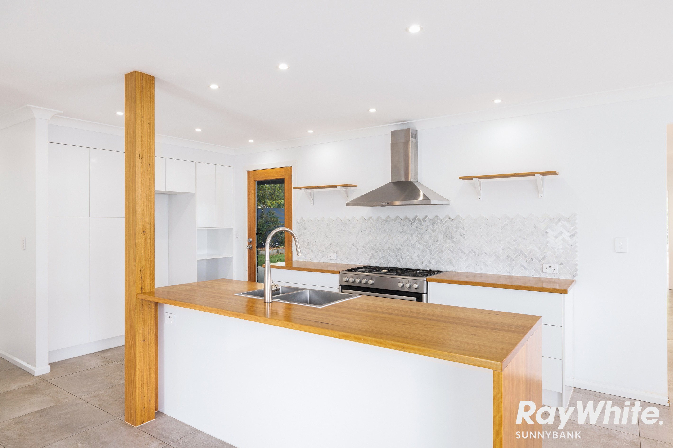 18 Carribean Drive, Slacks Creek, QLD 4127