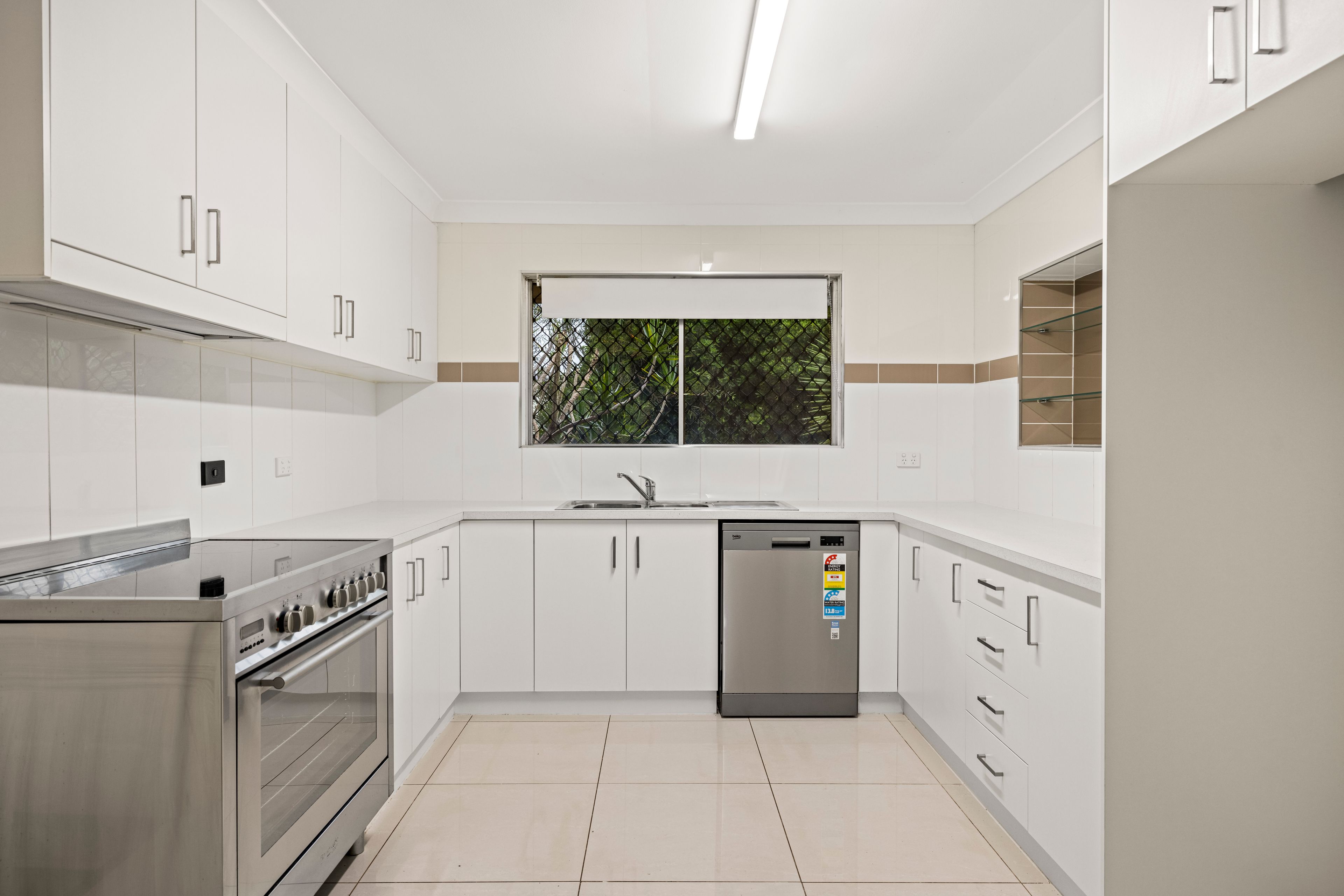 25 Welcombe Avenue — photo 4 of 10