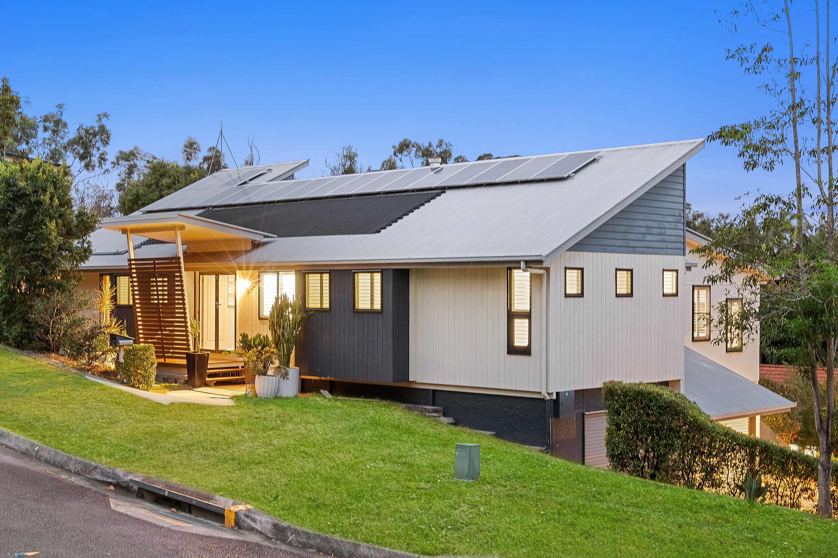 2 Kardinal Court, Eatons Hill, QLD 4037