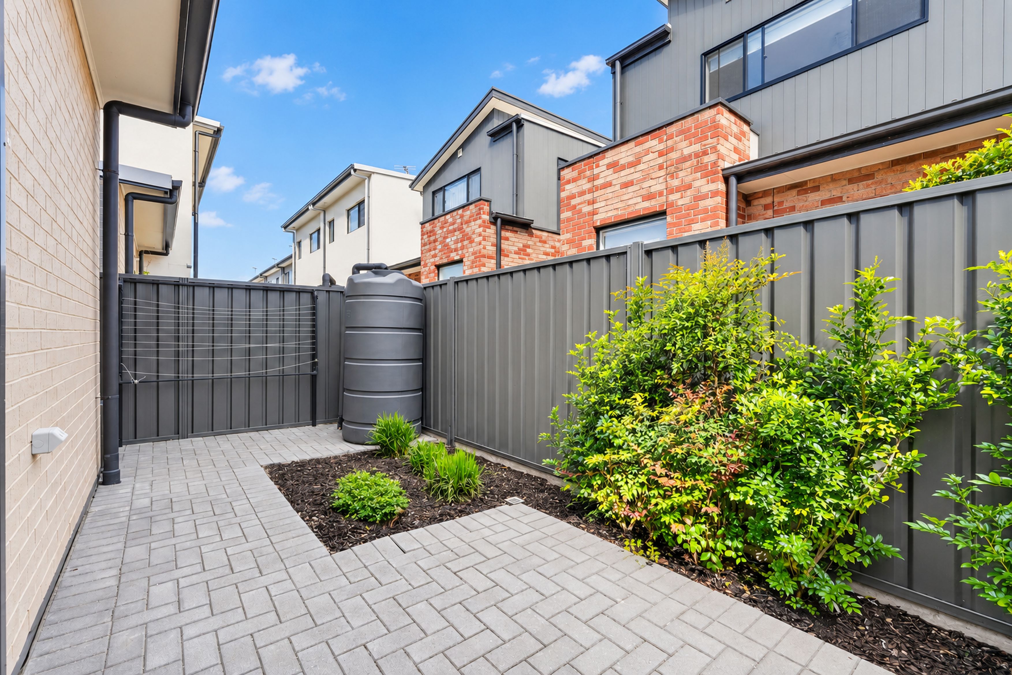 14 Harley Place — photo 14 of 14