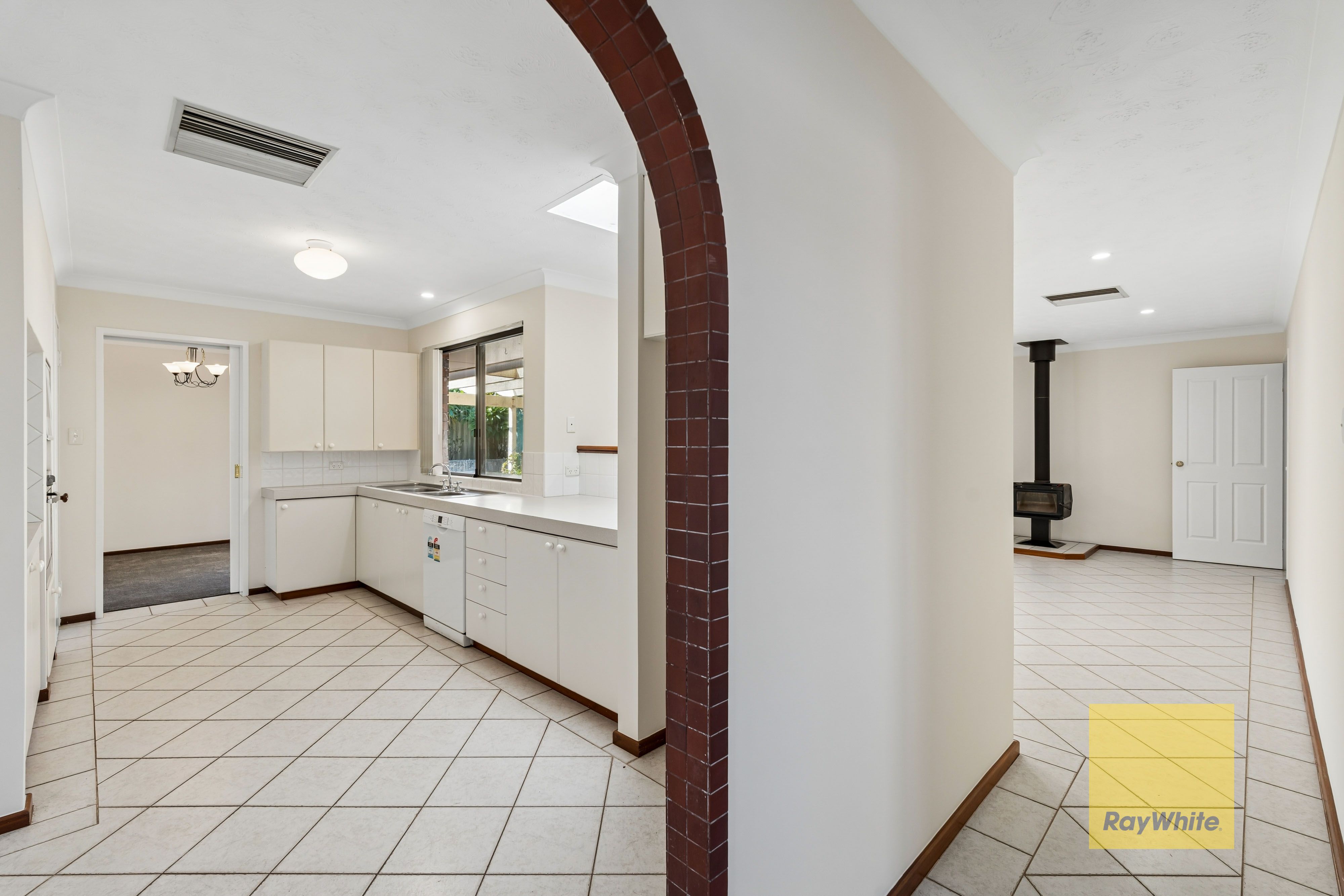 42 Kanangra Crescent — photo 9 of 18