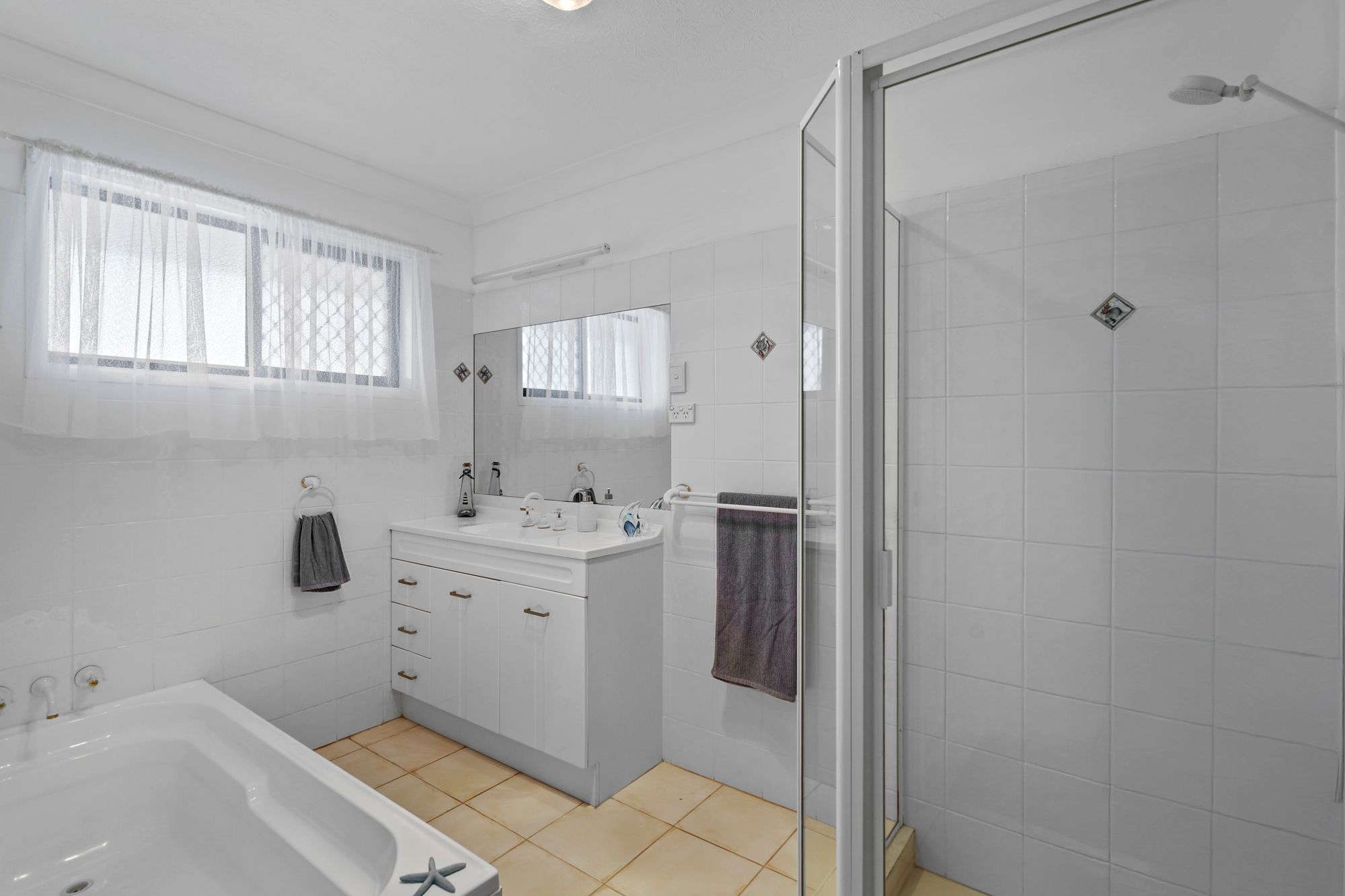 40 Thrush Avenue — photo 14 of 28
