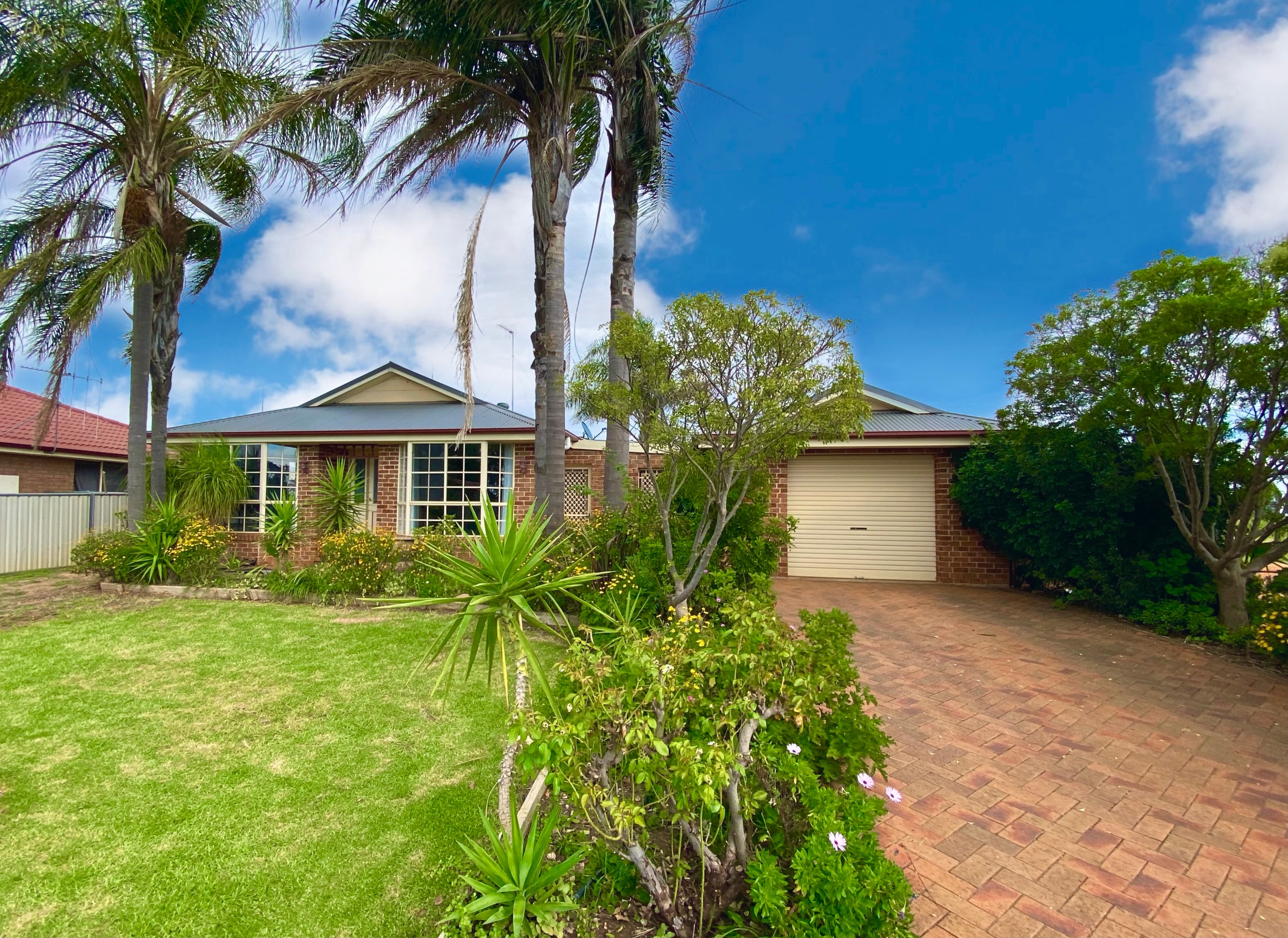 9 Mimosa Road, Parkes, NSW 2870