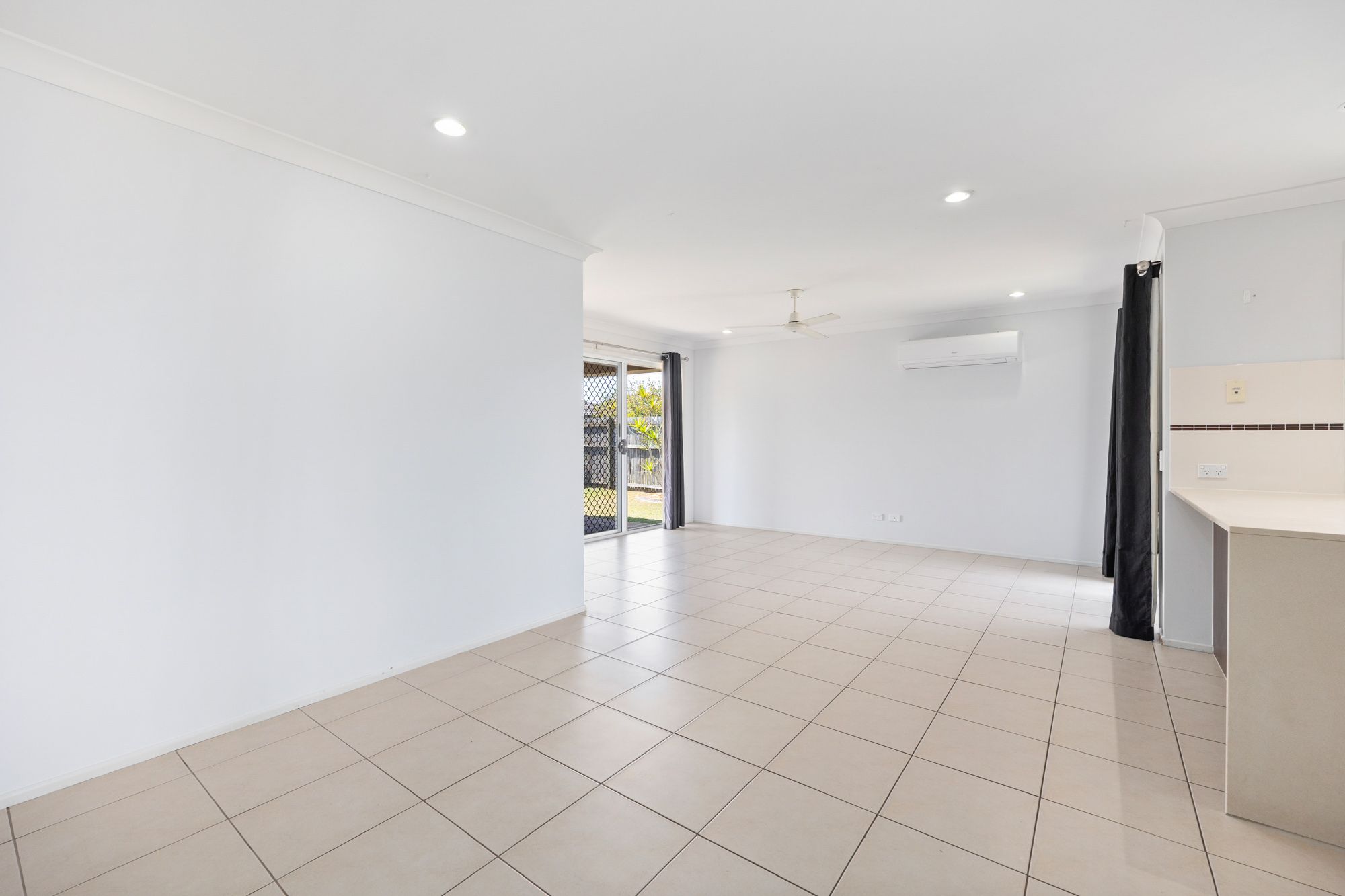 53 Lady Penrhyn Drive — photo 9 of 21