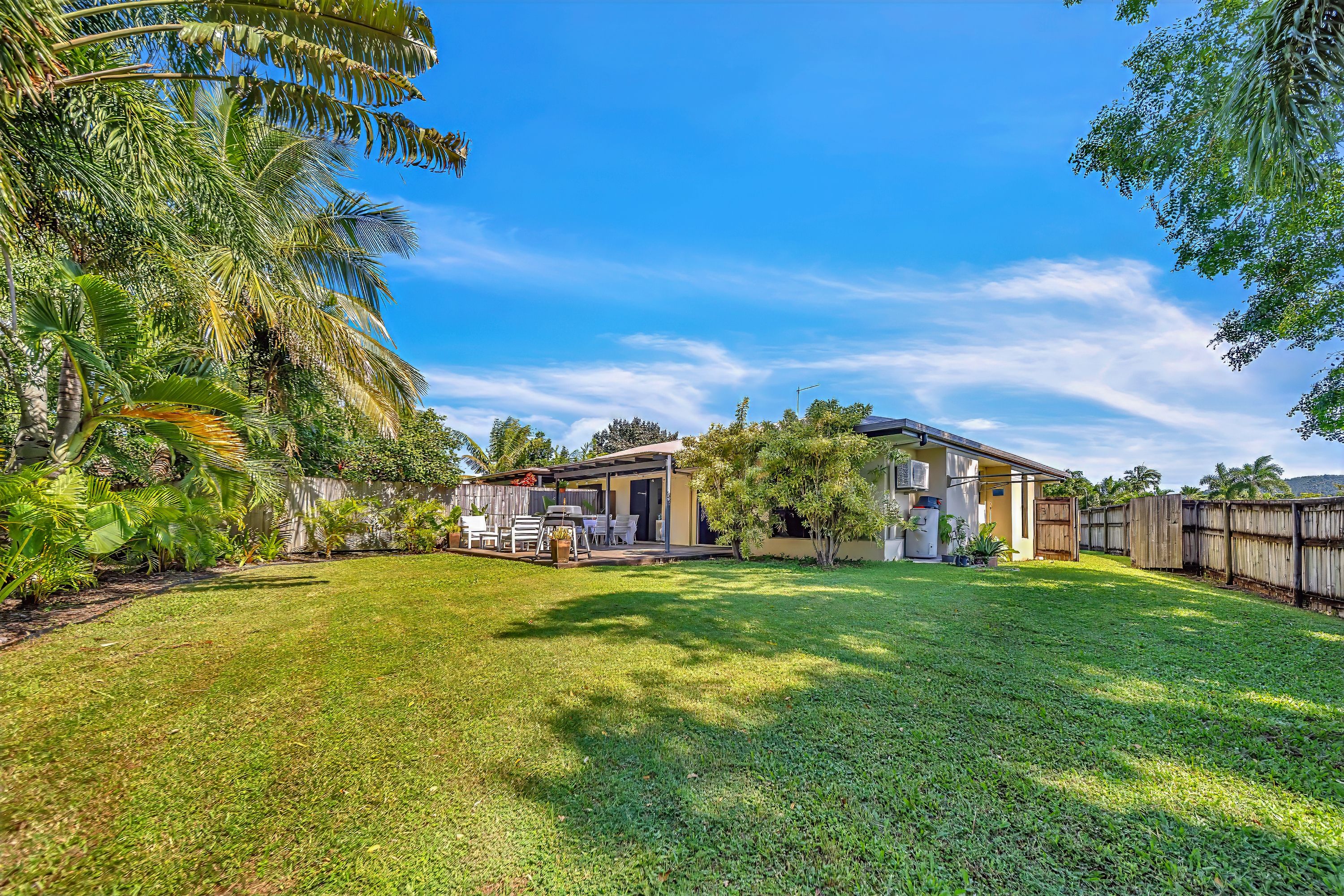 1/46 Banksia Court, Cannonvale QLD 4802