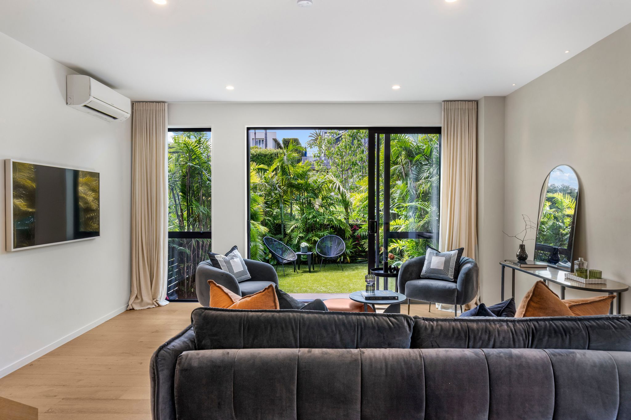 2/37 Glen Atkinson Street, St Heliers
