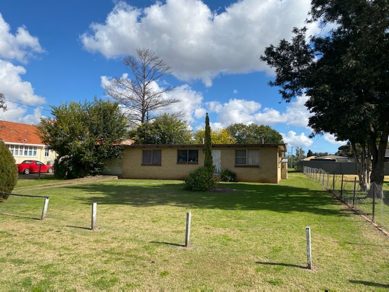 54 York Street, Oakey, QLD 4401