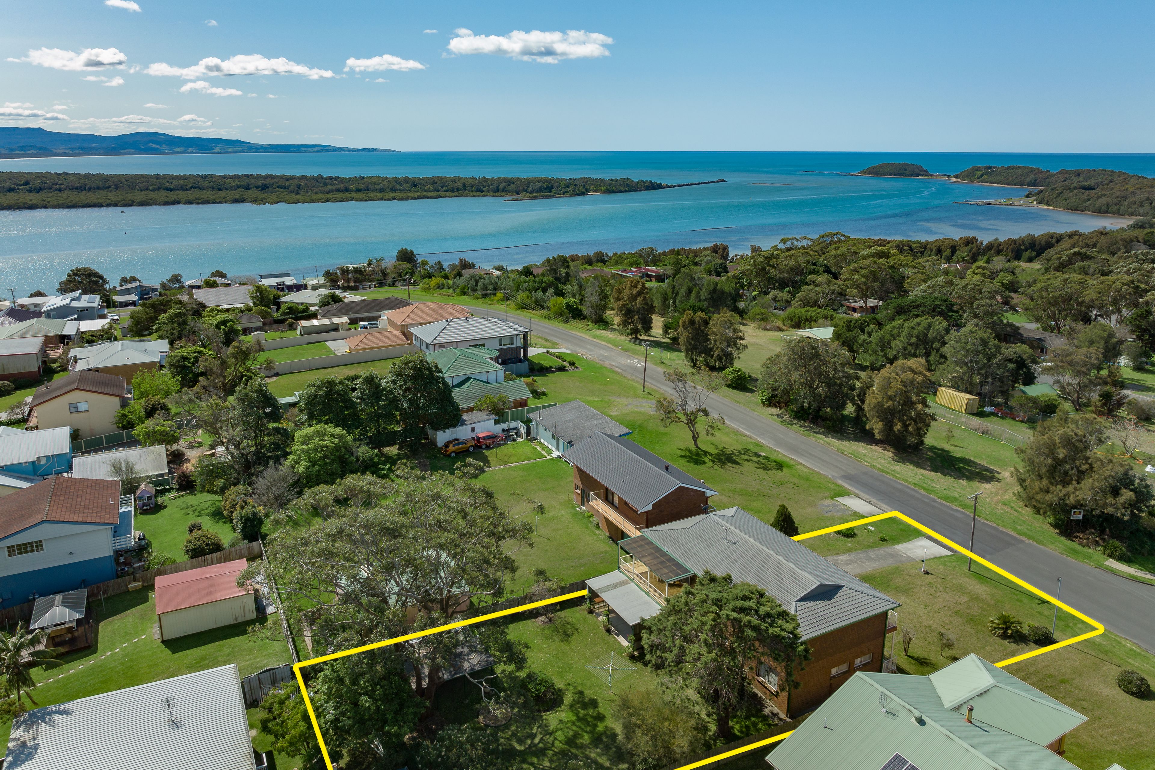 15 Orsova Parade, Orient Point, NSW 2540