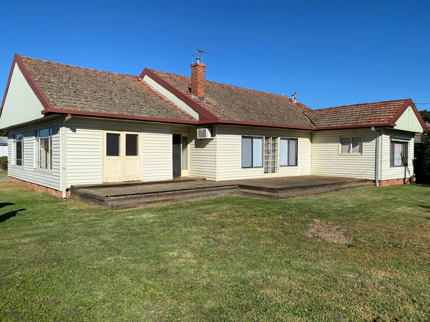 1070 Mate Street, North Albury, NSW 2640 Leased House Ray White