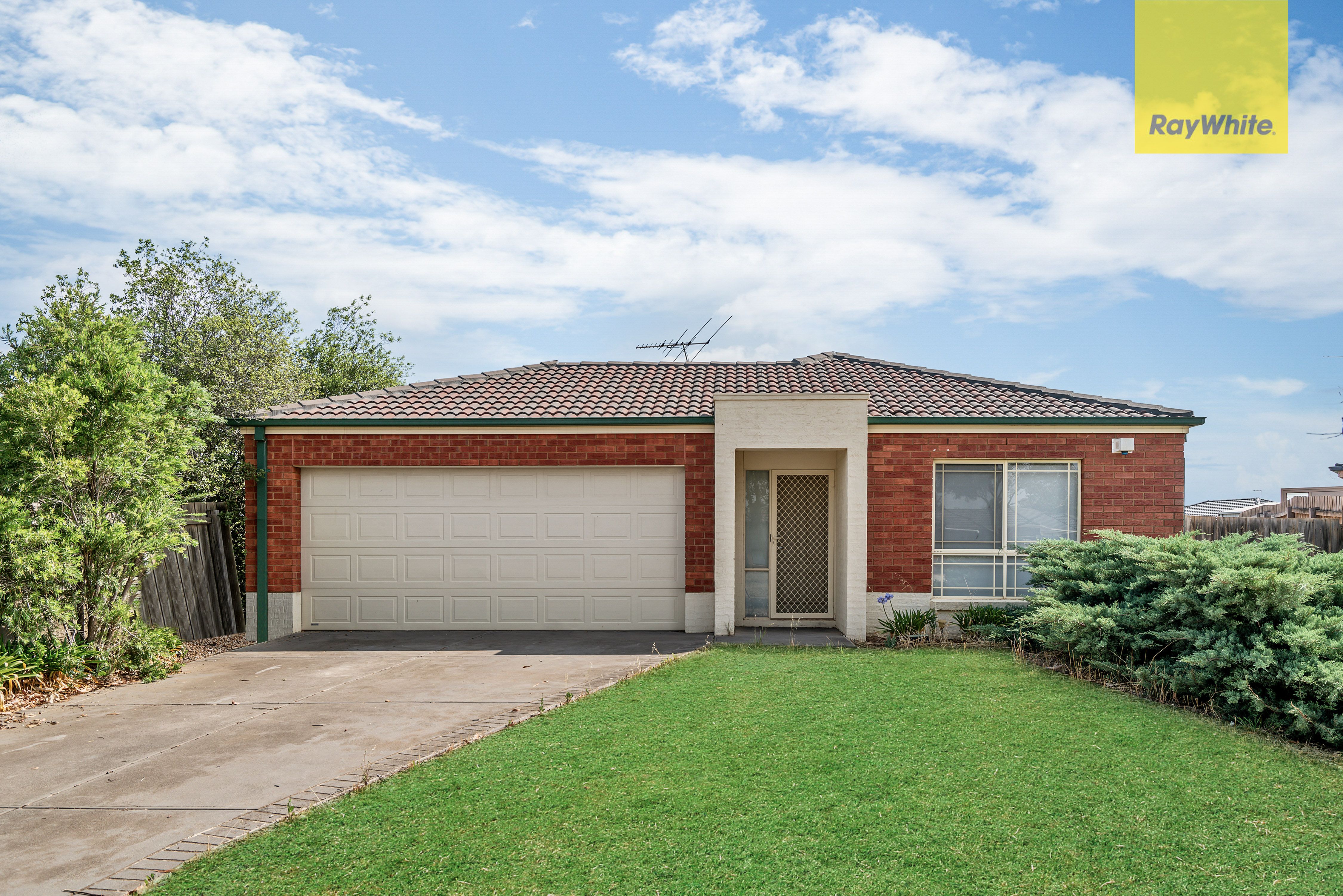 2 Lydeamore Place, Kurunjang VIC 3337