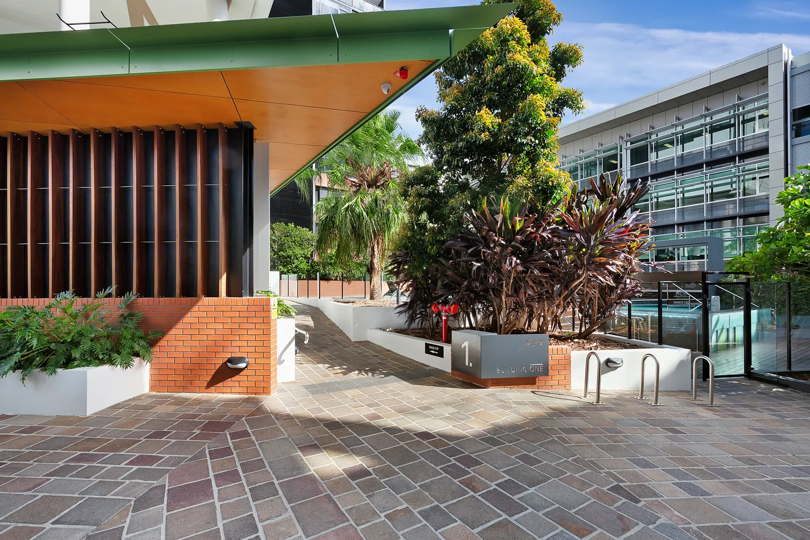 1056/9 Edmondstone Street, South Brisbane