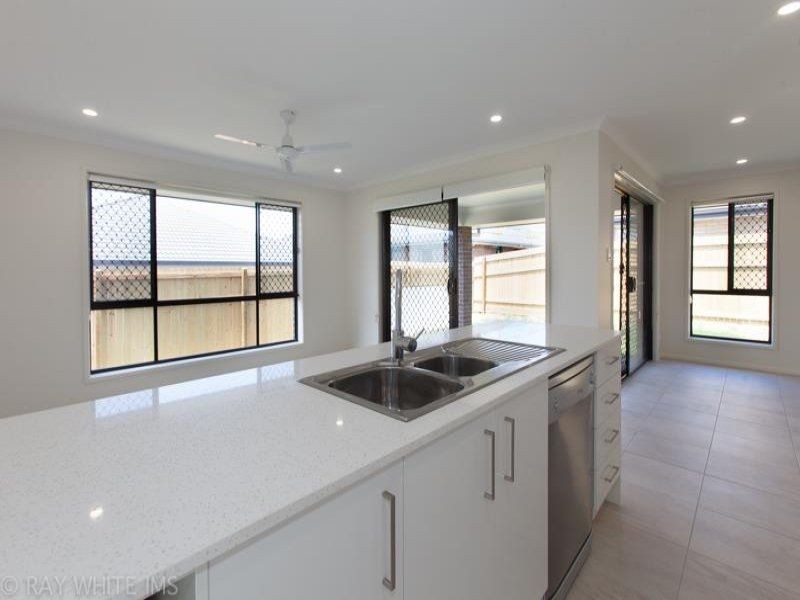 38 Cummings Circuit, Willow Vale, QLD 4209