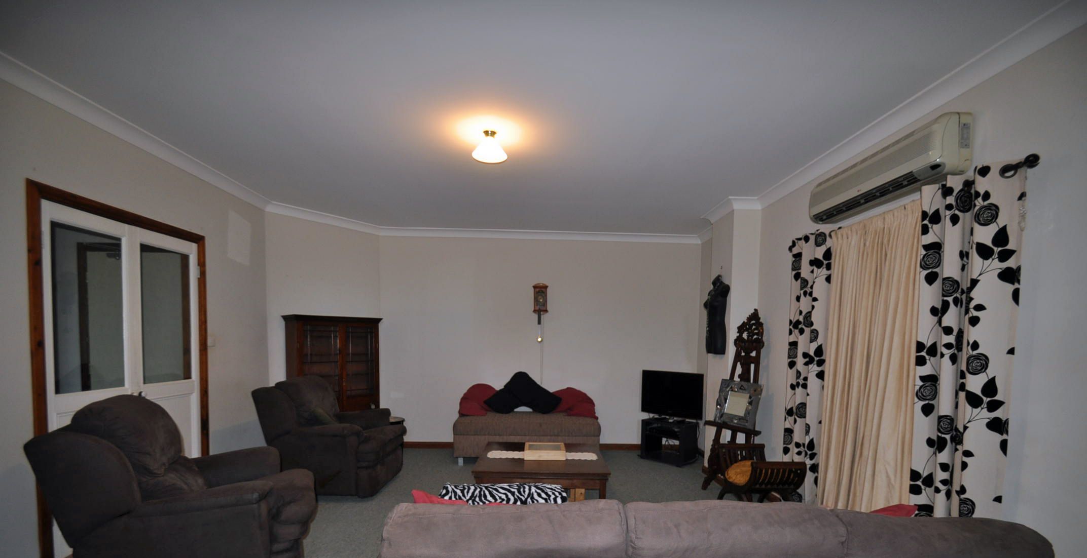 1/4 Vaughn Street, Junee, NSW 2663