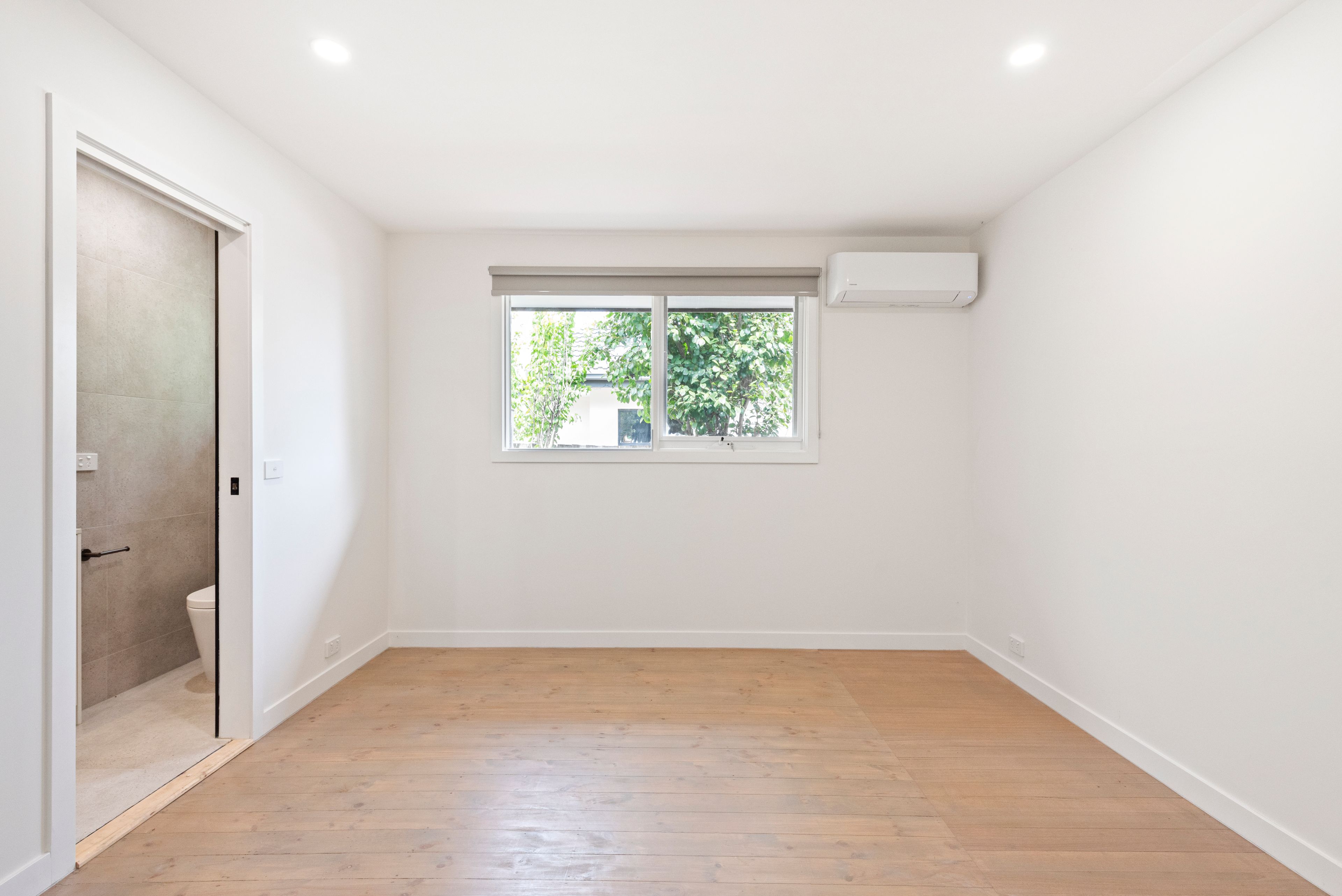 44 Arnold Drive — photo 4 of 6