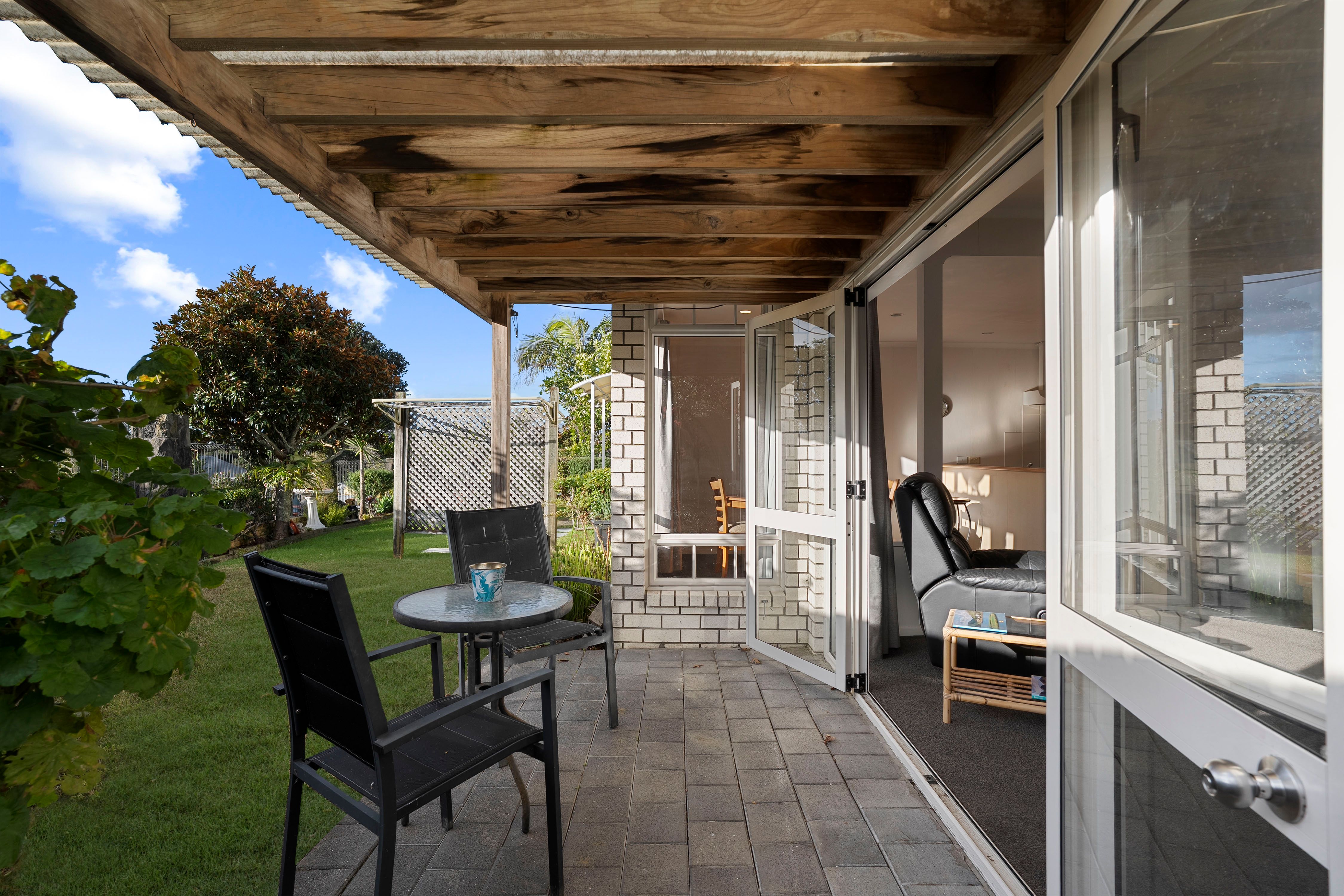 2 Regents Park Place, Westgate, Waitakere City