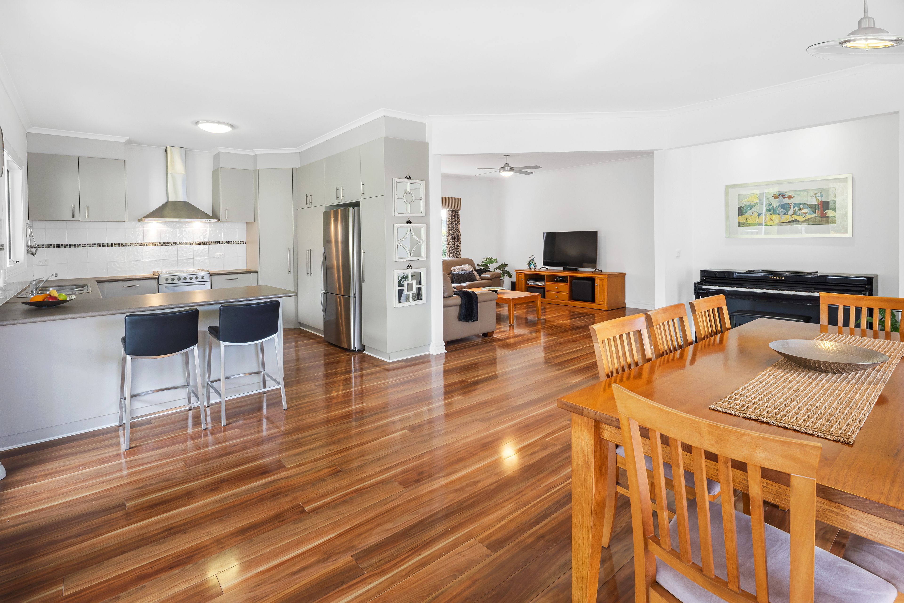 7 Urquhart Street — photo 7 of 23