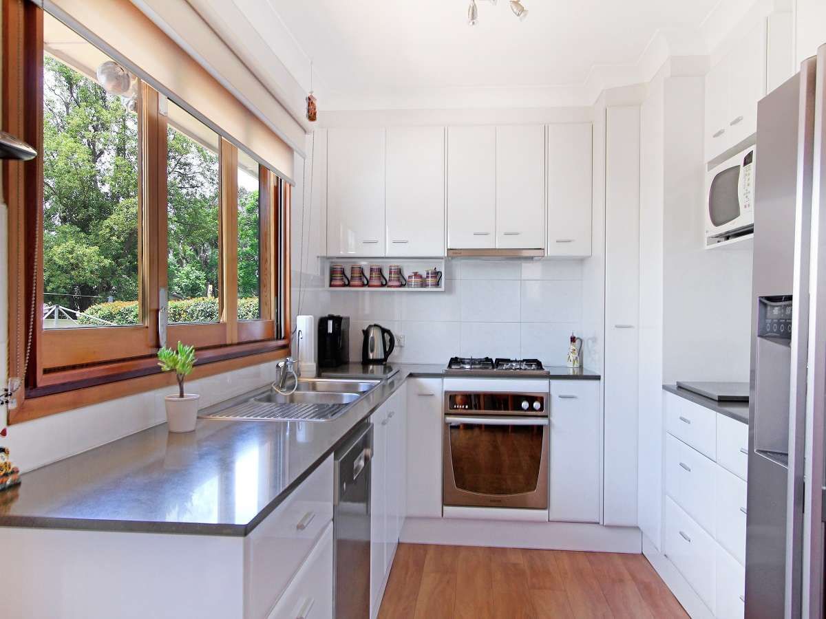 4 Bangaroo Avenue, Dapto, NSW 2530