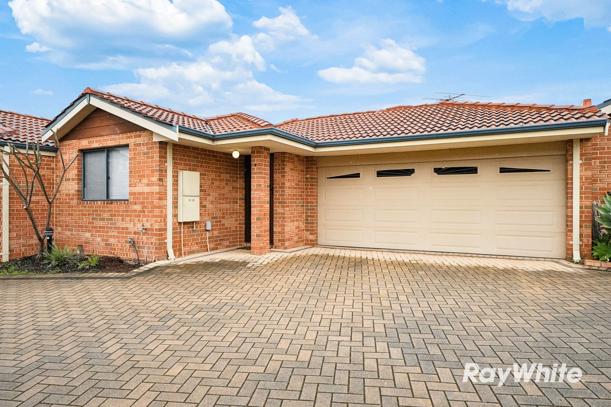 2/39 Brookside Gardens, Caversham, WA 6055