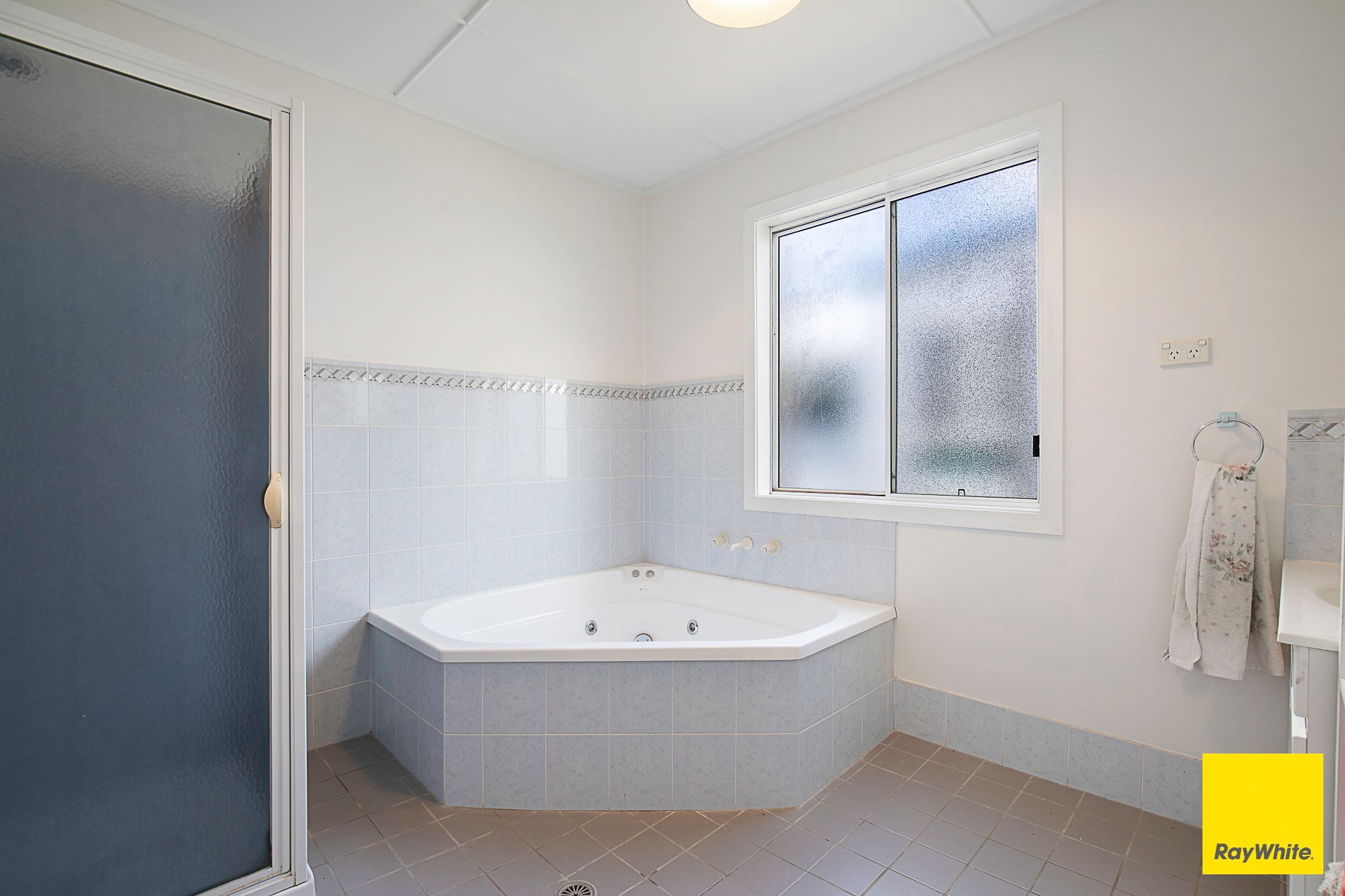 11 Canambe Street — photo 7 of 15