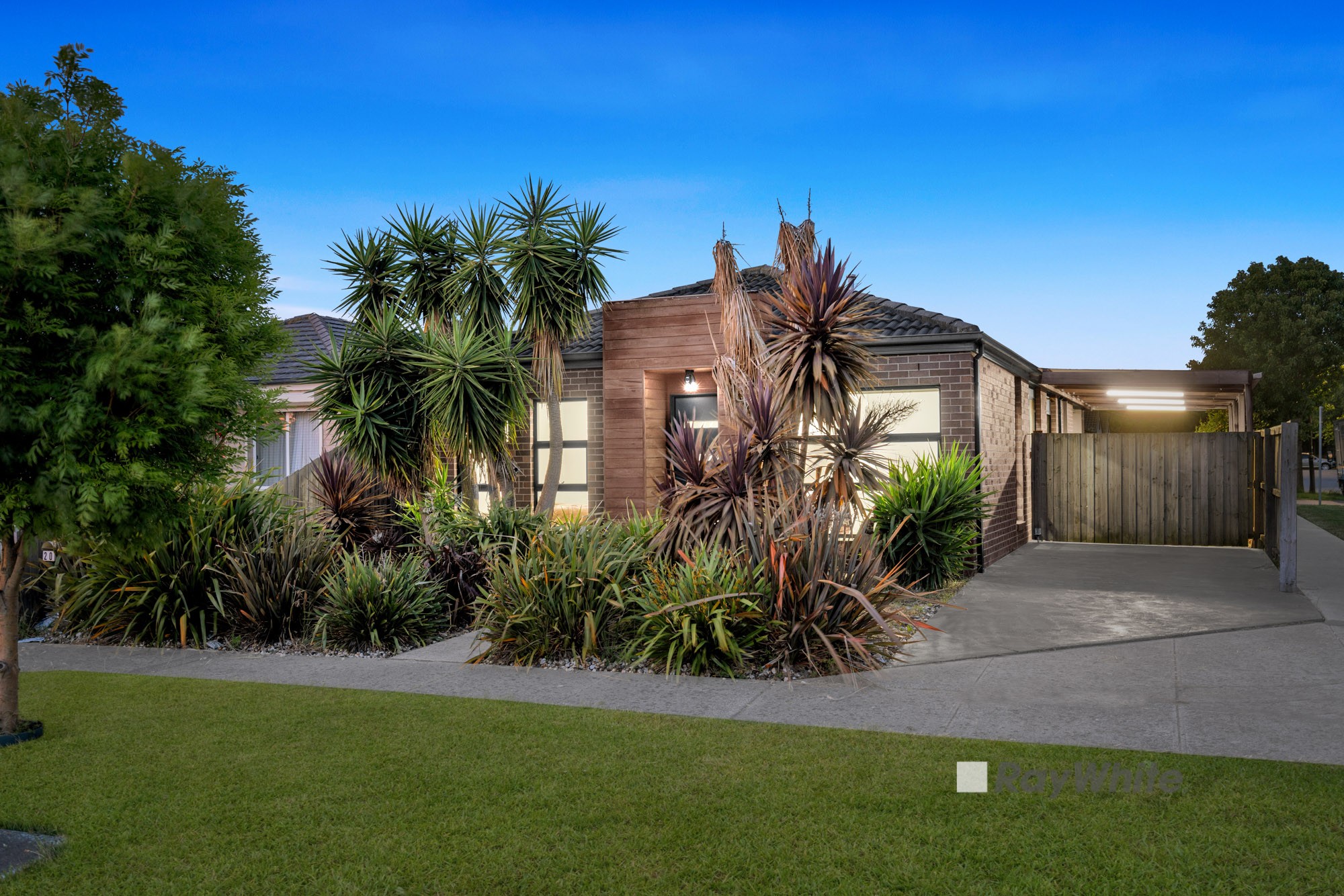 20 Violet Way, Cranbourne, VIC 3977