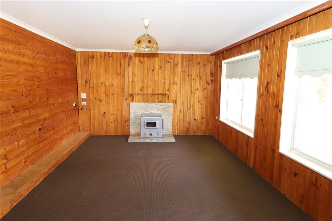 15 Camp Street, Adelong, NSW 2729