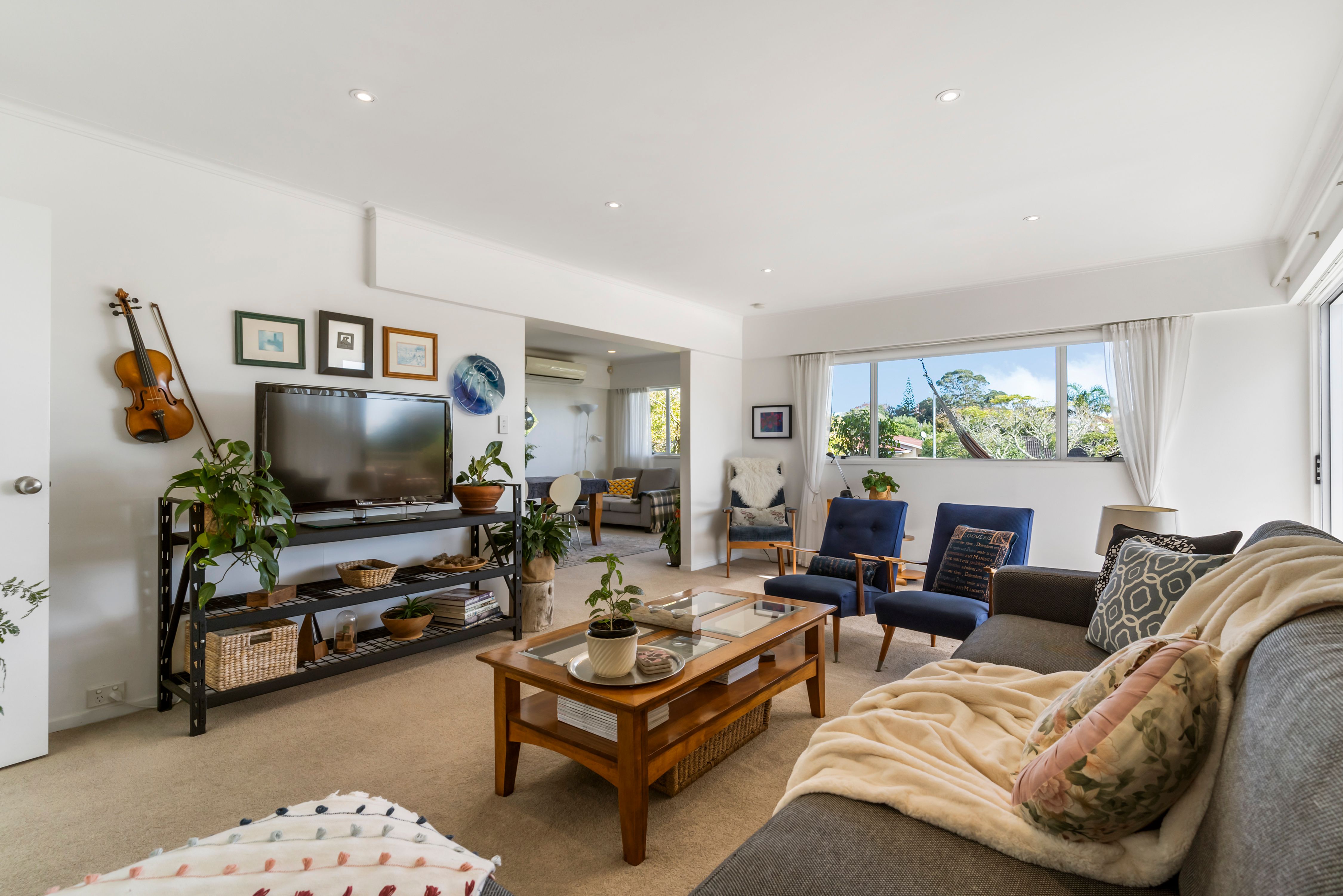 203 Fisher Parade, Farm Cove, Manukau City