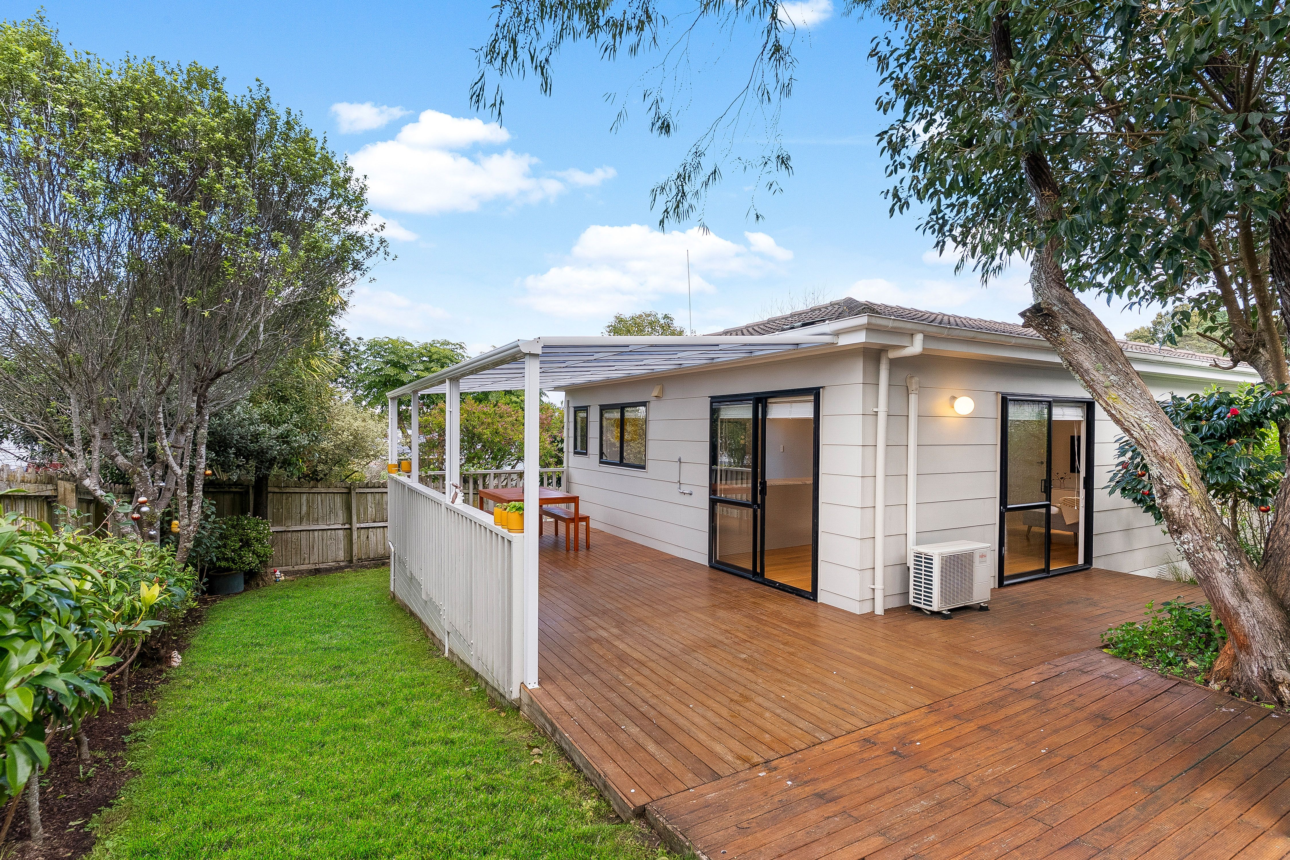 1/11 Kupari Place, Totara Vale, North Shore City