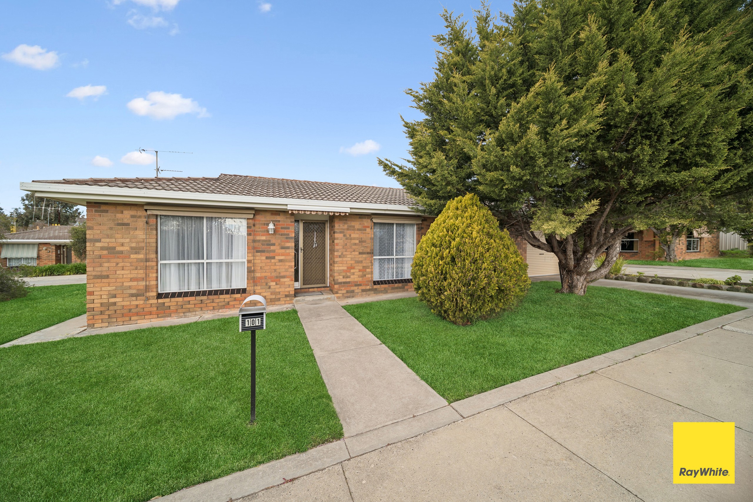 101 Neale Street, Flora Hill, VIC 3550
