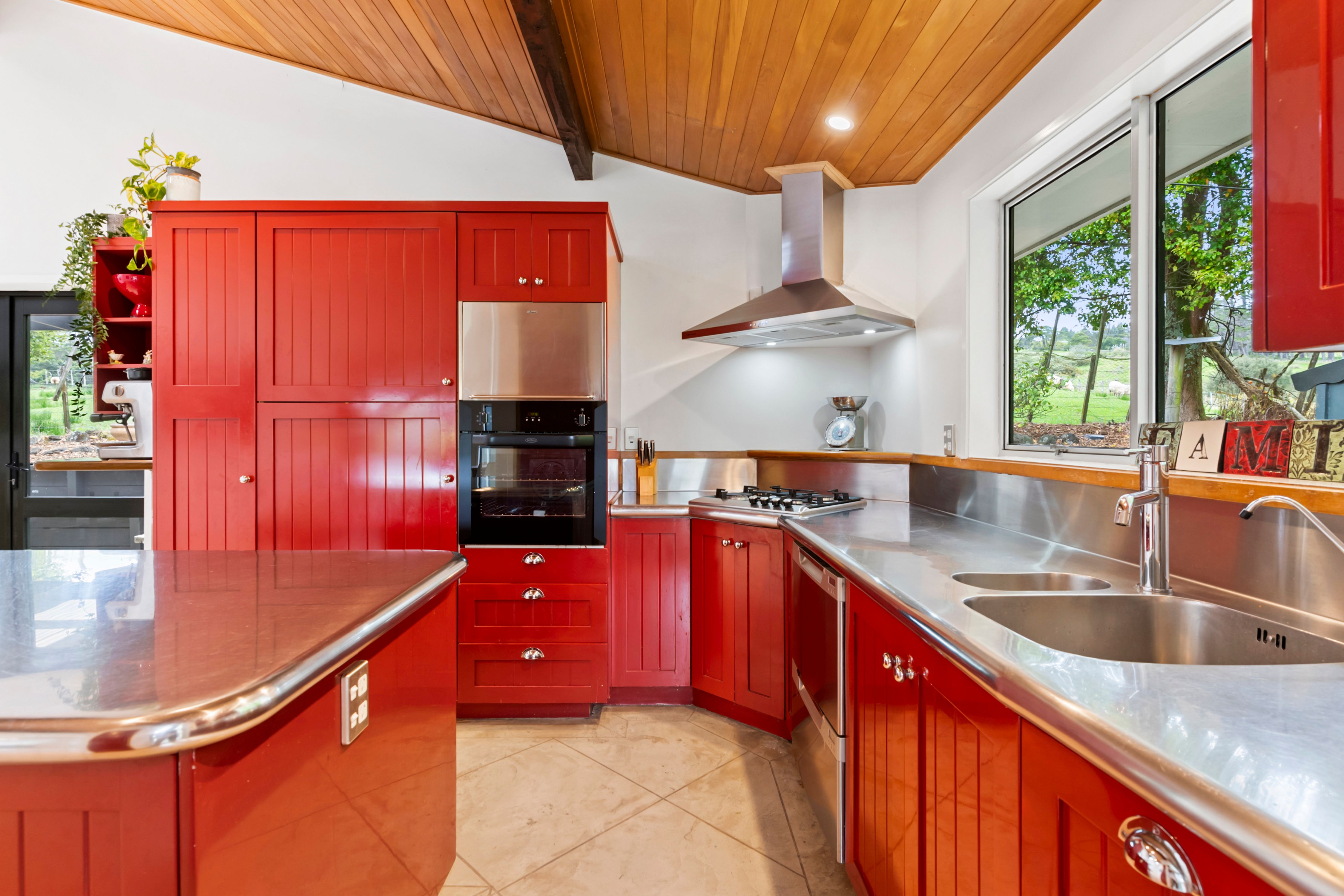 197 Forest Hill Road, Waiatarua, Waitakere City