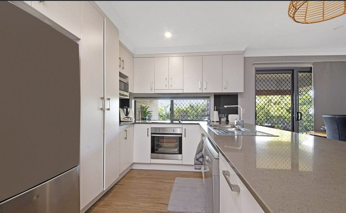 1 Port Clinton Avenue, Pacific Heights, QLD 4703