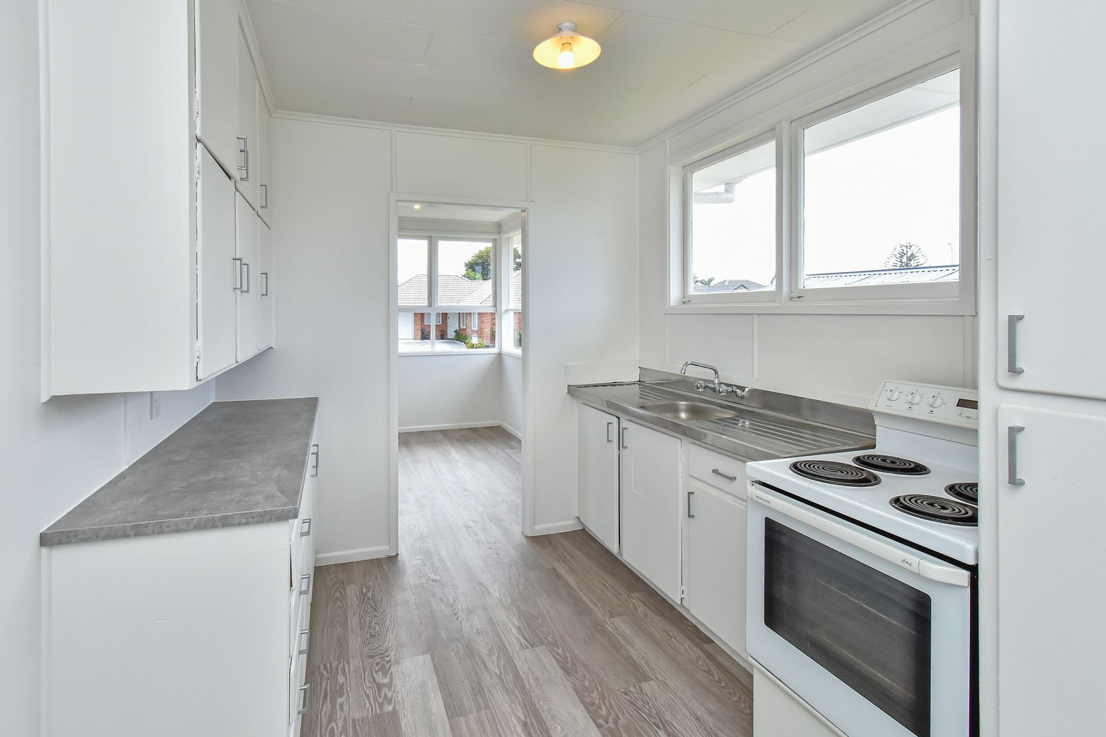 5 Moffit Place, Mangere East, Manukau City
